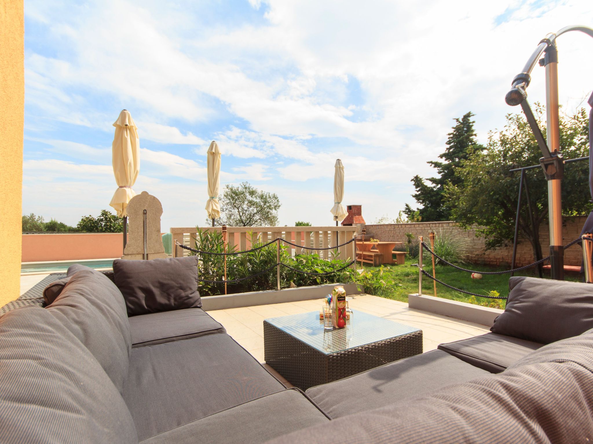 Haus in Vinkuran mit Pool und Bergblick-Binnen