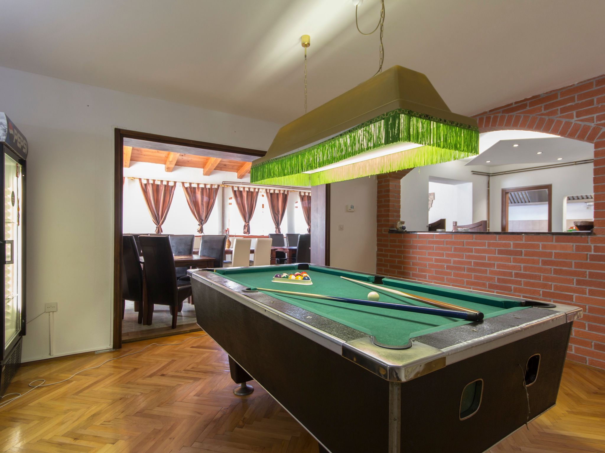 Haus in Vinkuran mit Pool und Bergblick-Binnen