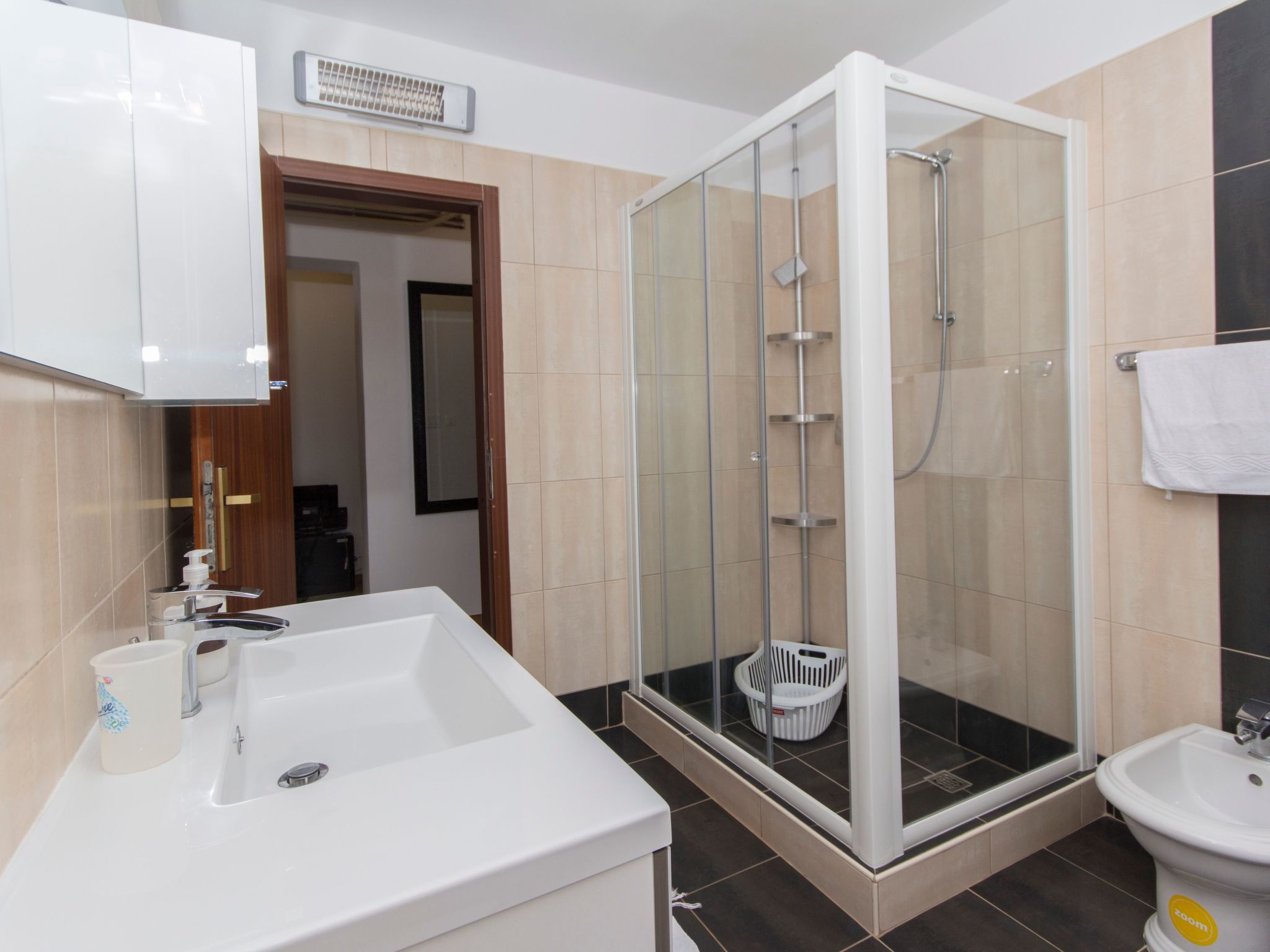 Haus in Vinkuran mit Pool und Bergblick-Binnen