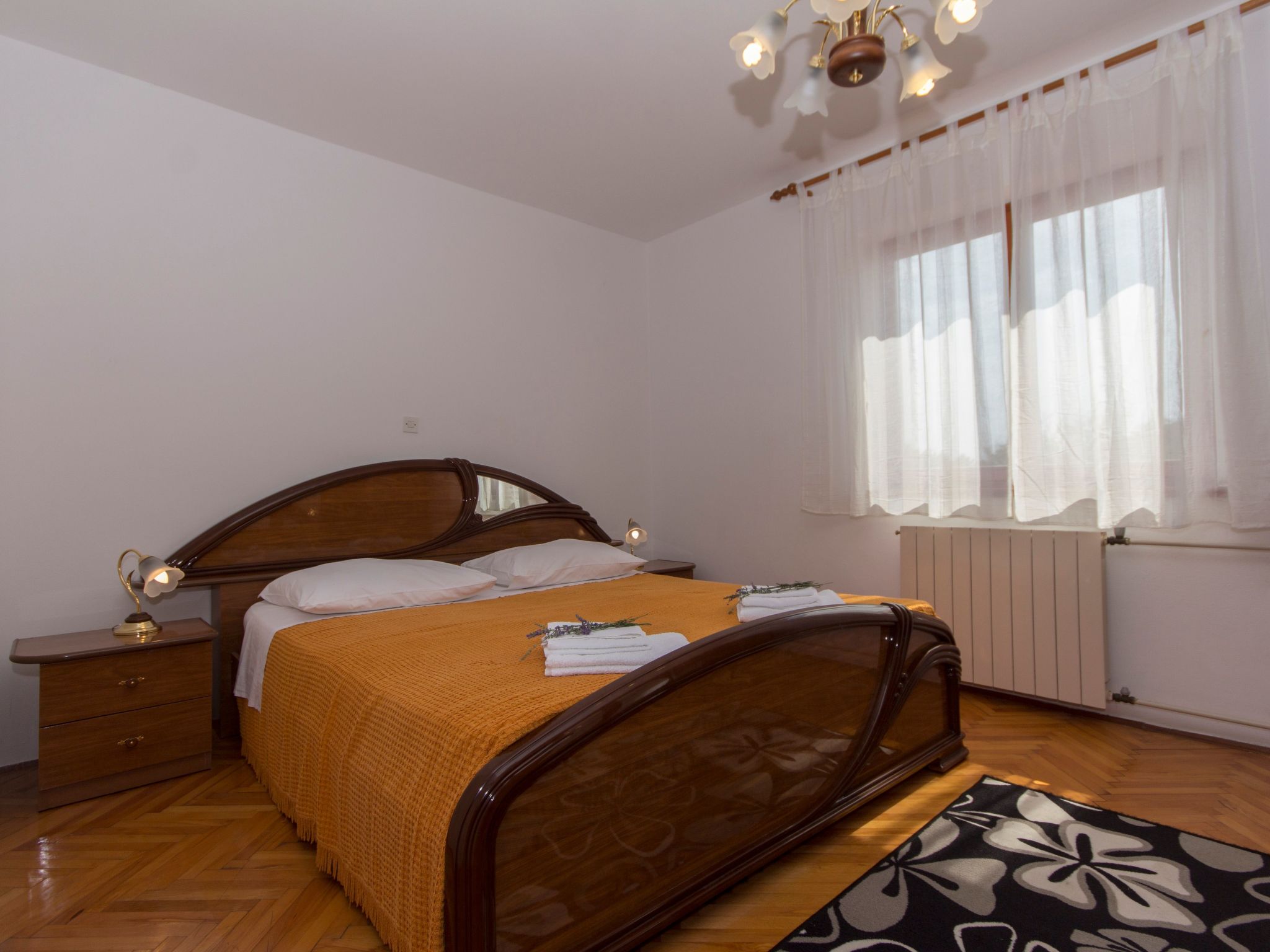 Haus in Vinkuran mit Pool und Bergblick-Binnen