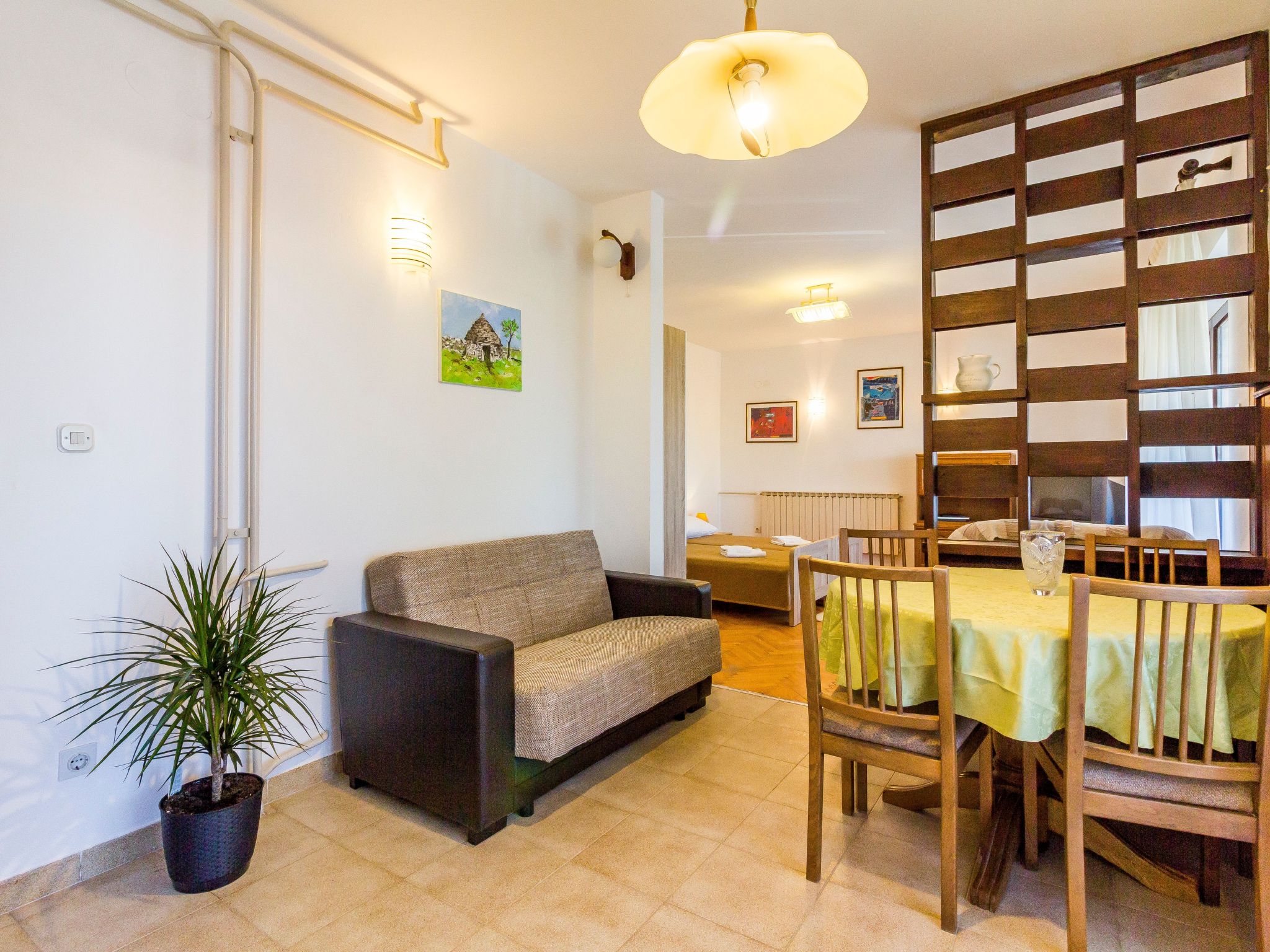 Haus in Vinkuran mit Pool und Bergblick-Binnen