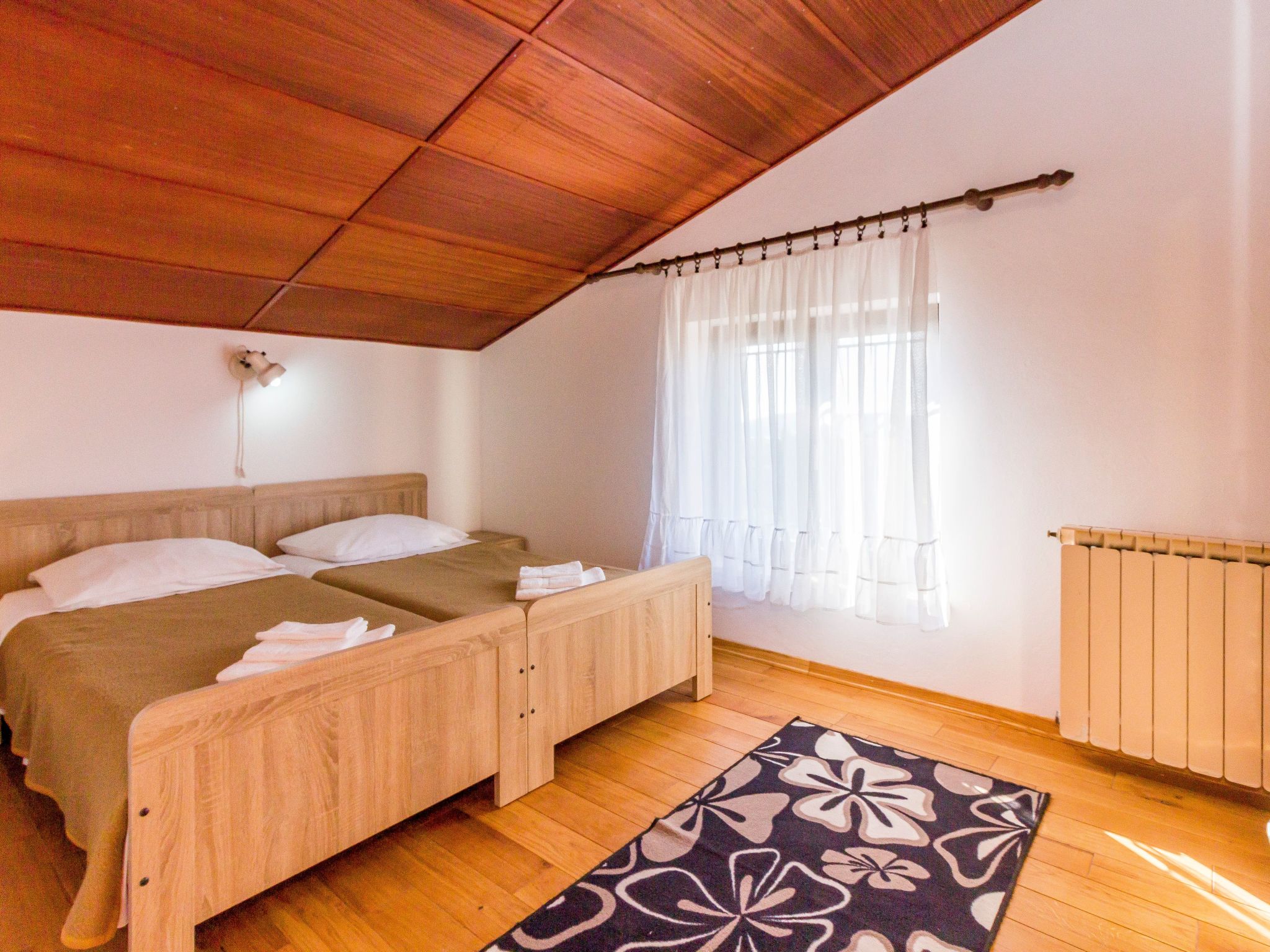 Haus in Vinkuran mit Pool und Bergblick-Binnen