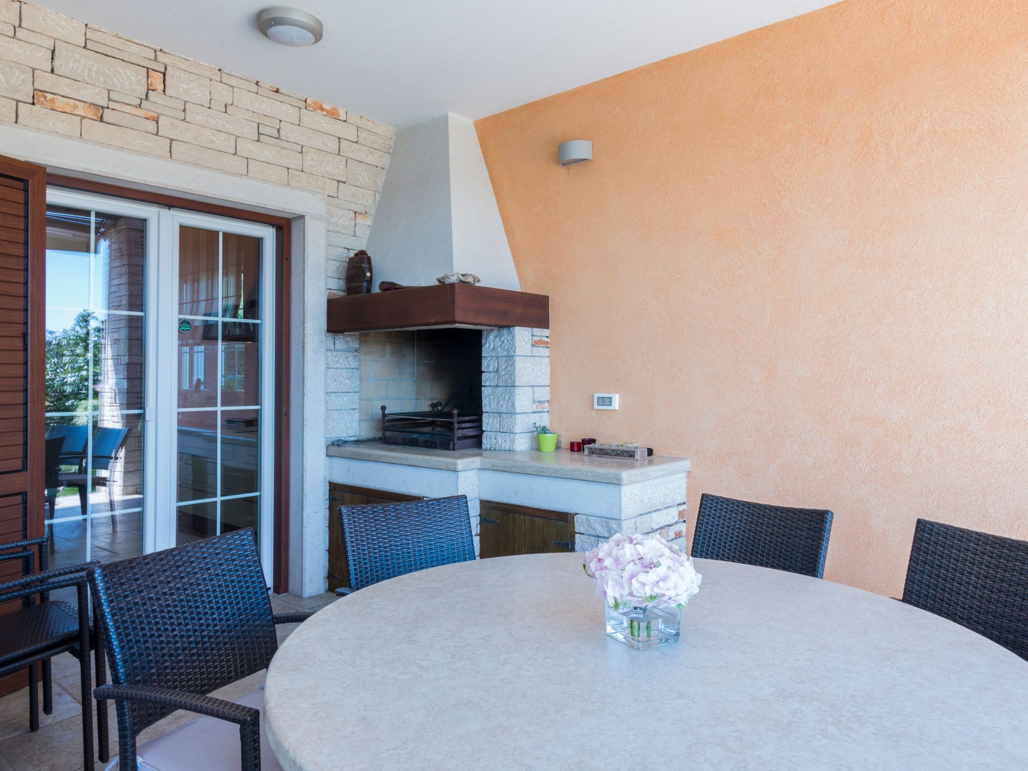 In Pomer mit privatem beheizten Pool und Meerblick-Image-tags.info