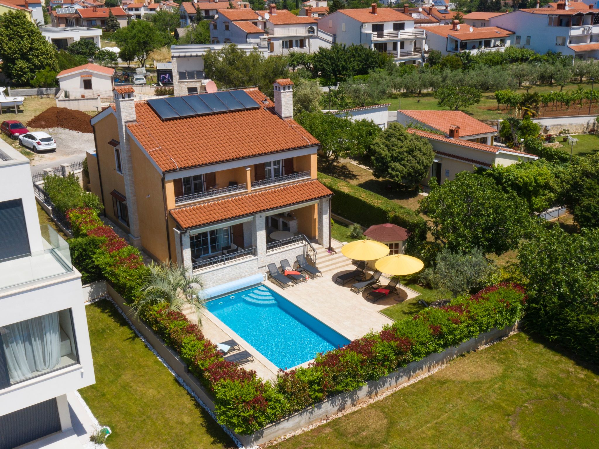 In Pomer mit privatem beheizten Pool und Meerblick-Image-tags.info