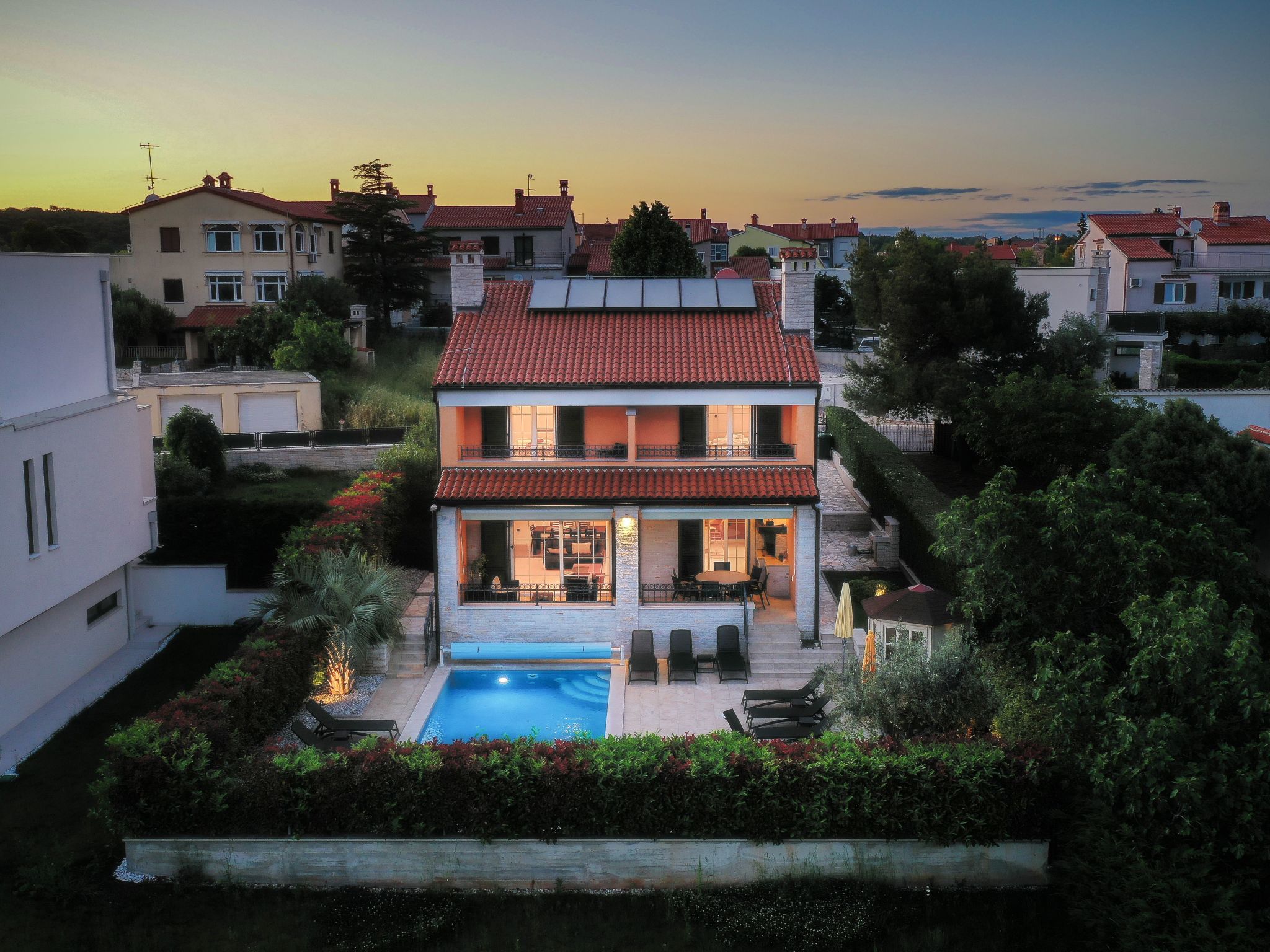 In Pomer mit privatem beheizten Pool und Meerblick-Image-tags.info