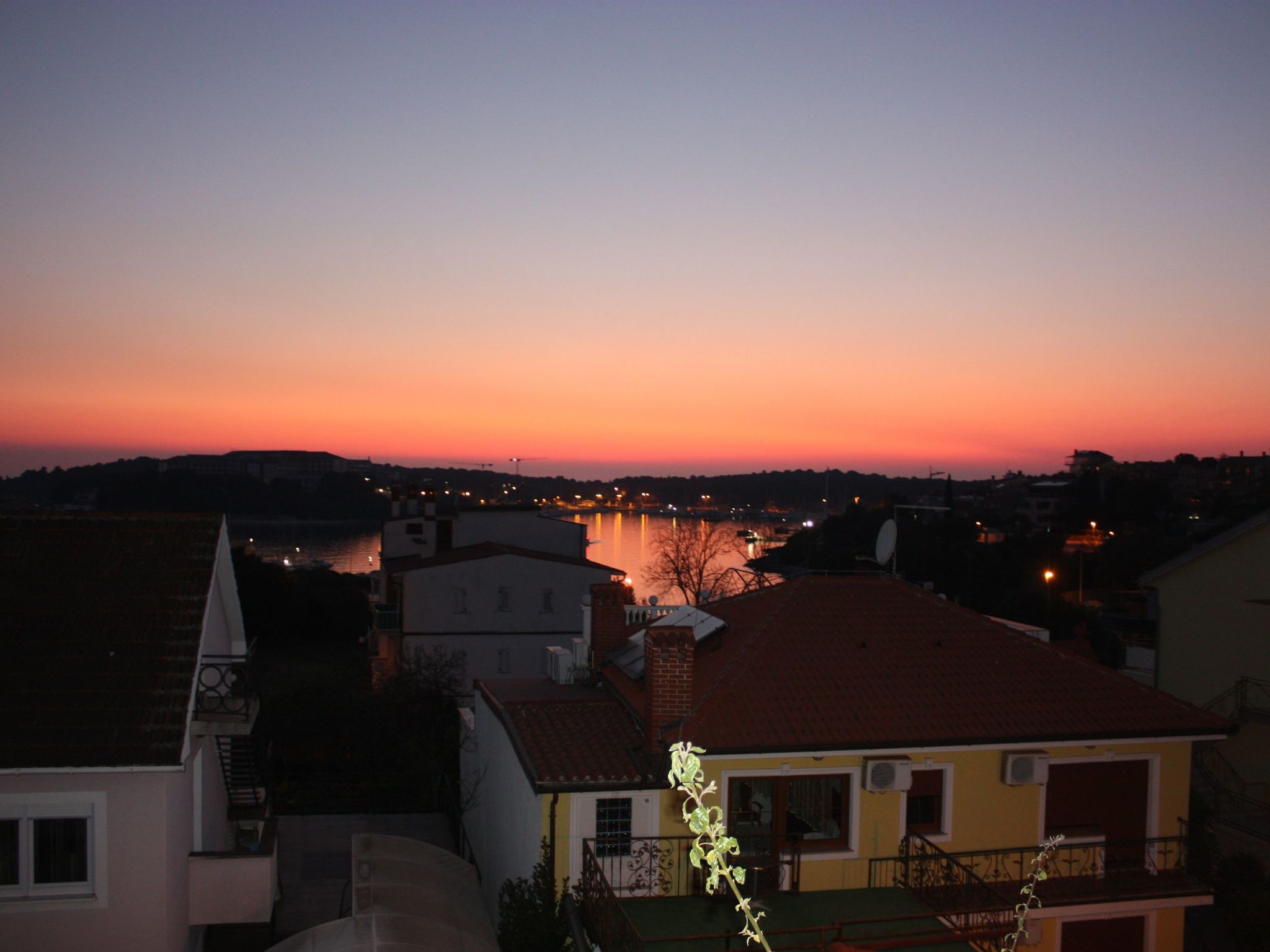 Photo of Große Wohnung in Pješčana Uvala mit Eigenem Balk