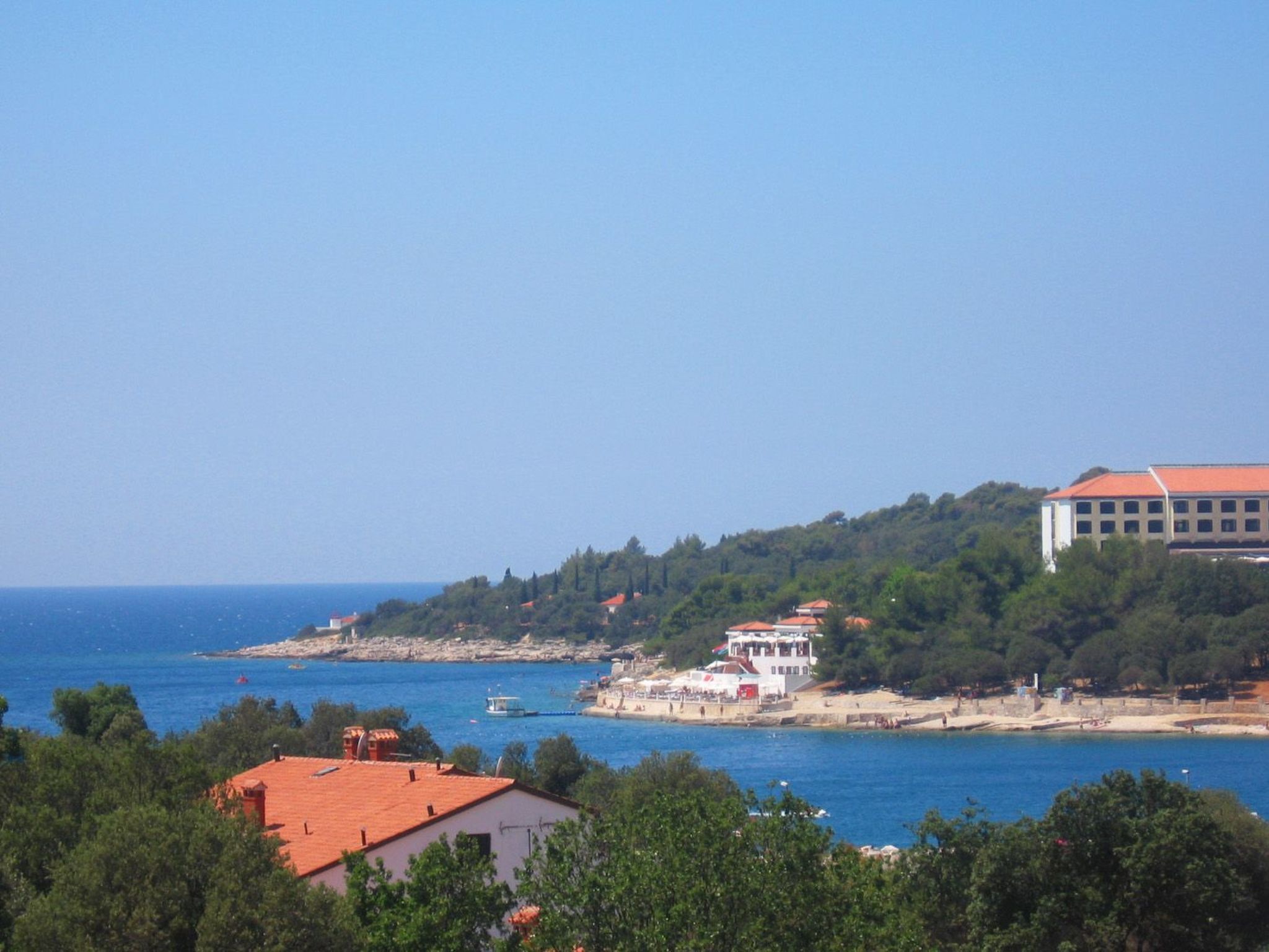 Photo of Große Wohnung in Pješčana Uvala mit Eigenem Balk