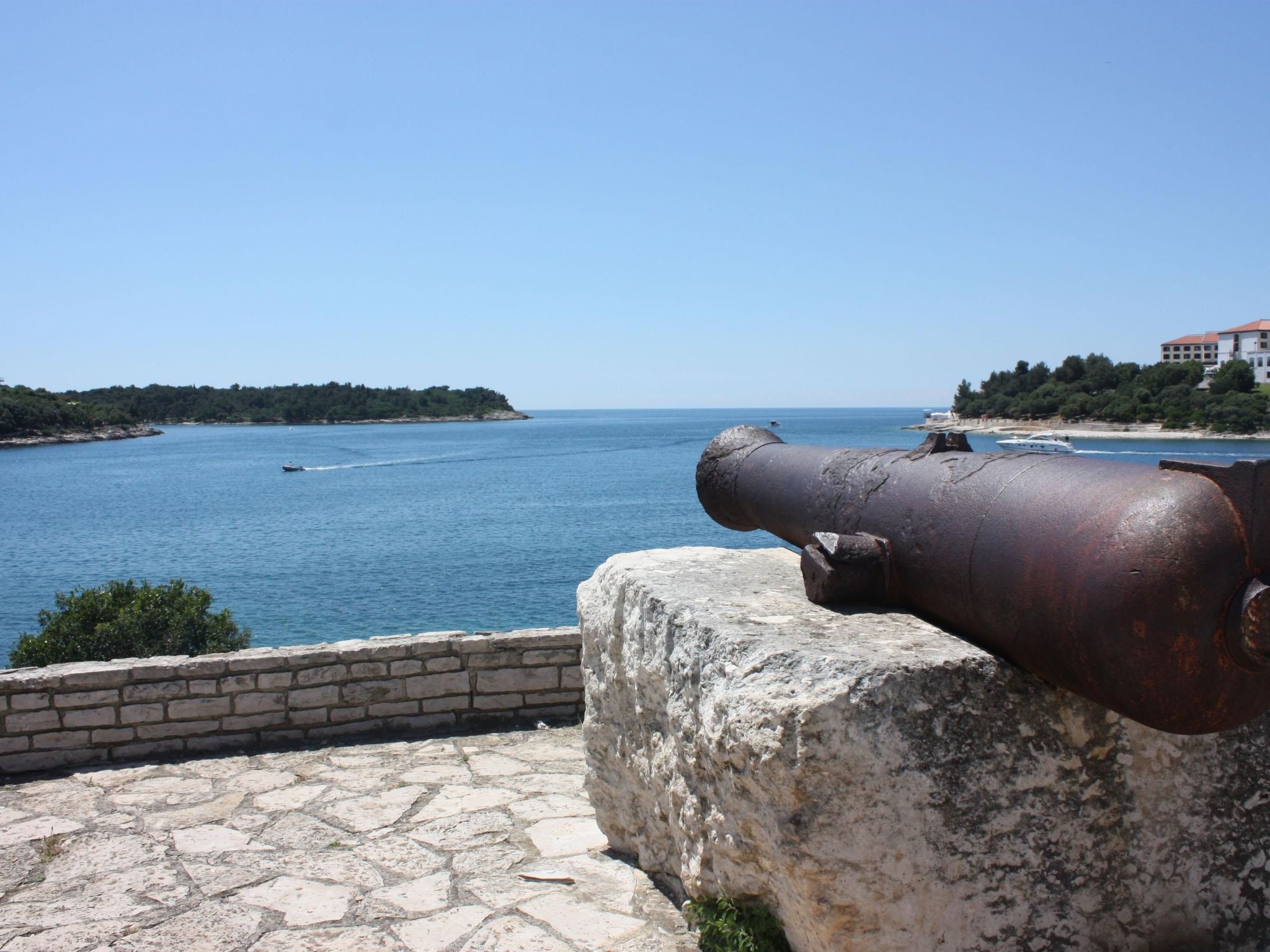 Photo of Große Wohnung in Pješčana Uvala mit Eigenem Balk