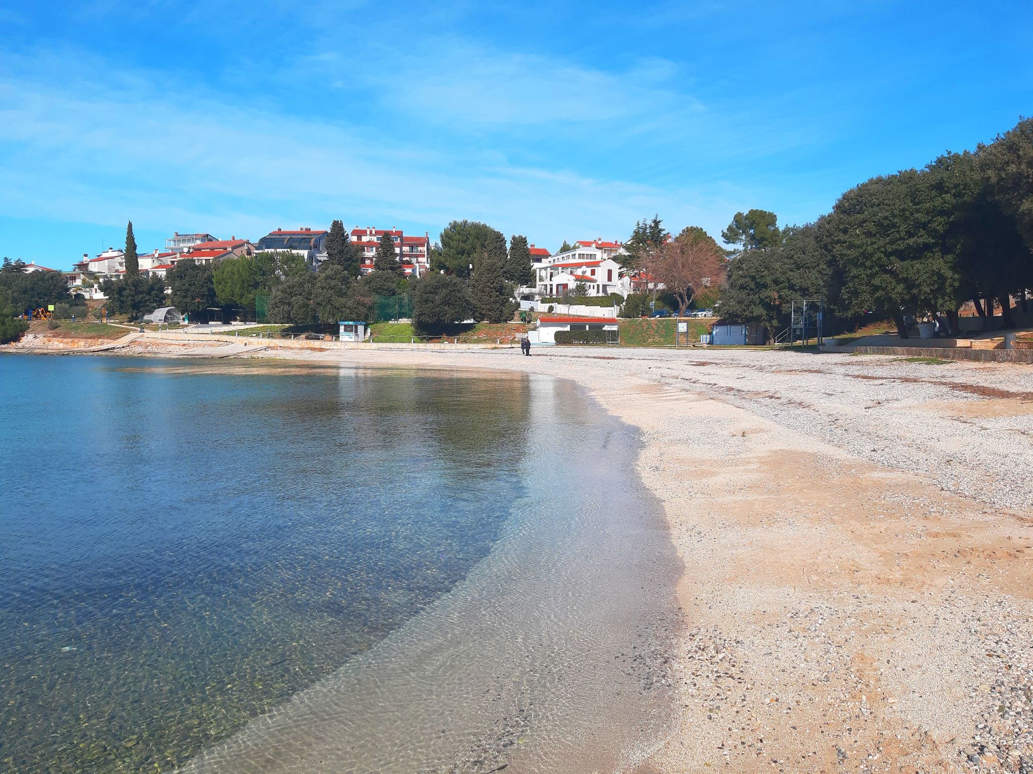 Photo of Große Wohnung in Pješčana Uvala mit Eigenem Balk