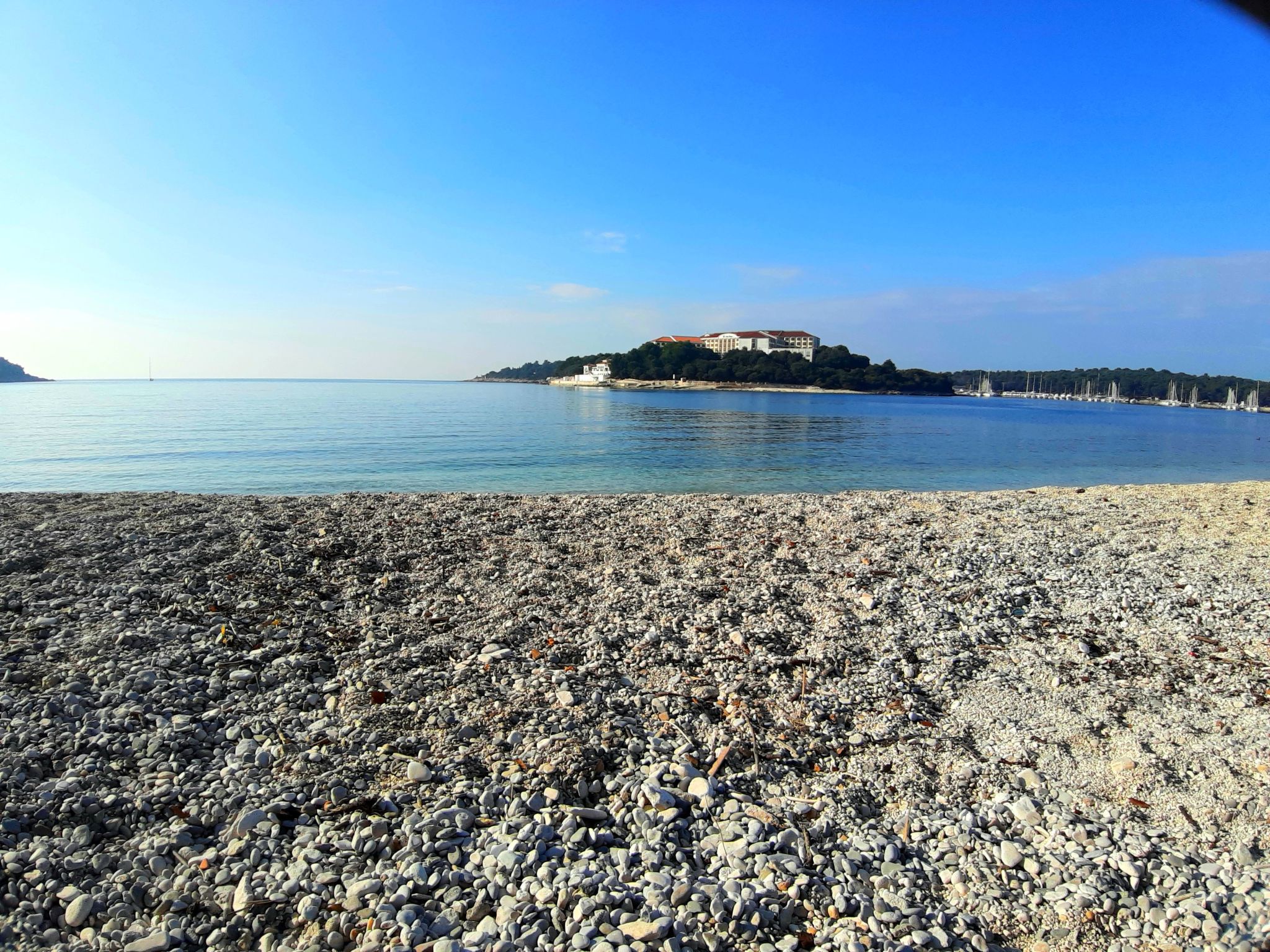 Photo of Große Wohnung in Pješčana Uvala mit Eigenem Balk