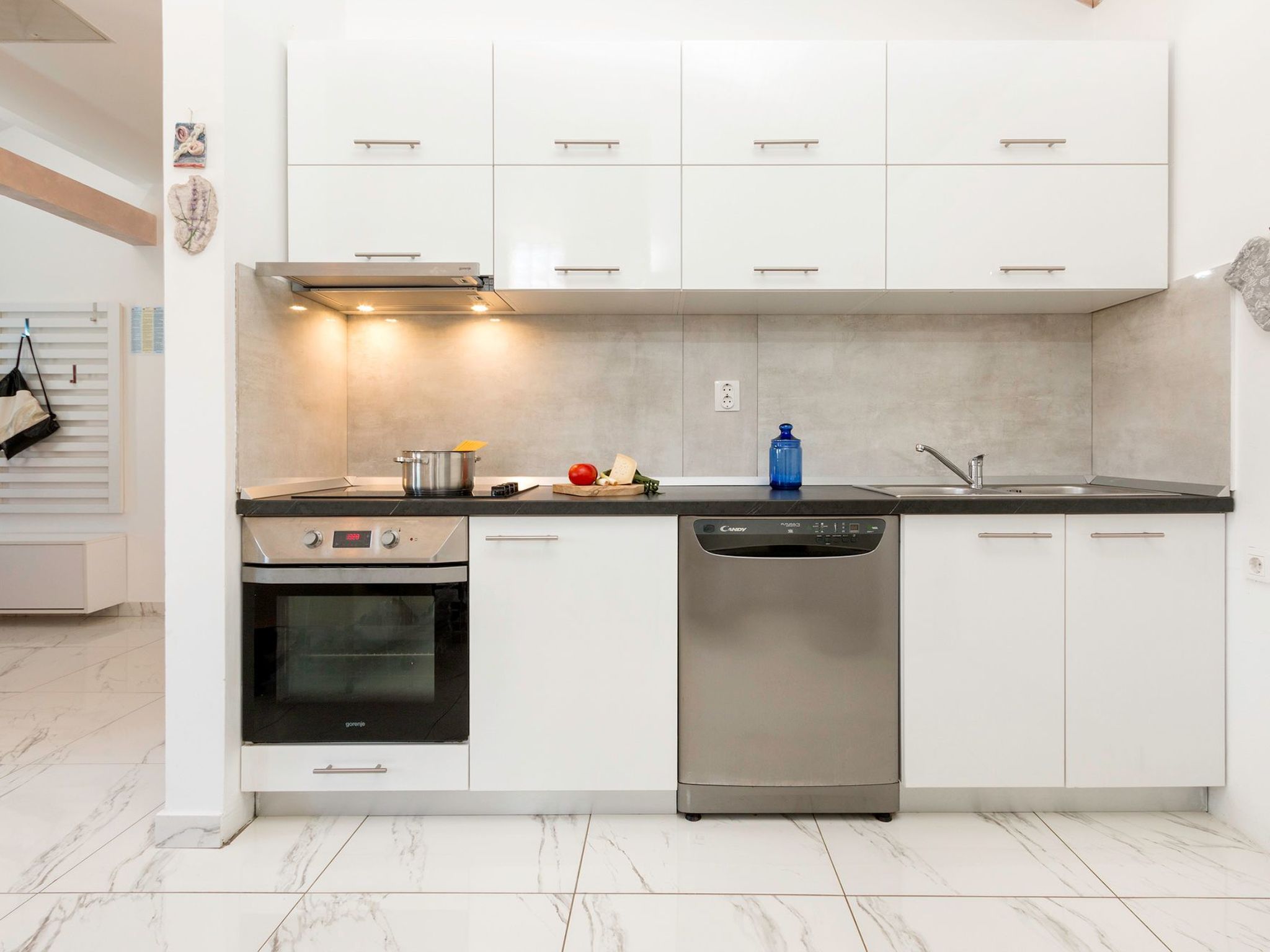 AQUA mit Pool-Dedans