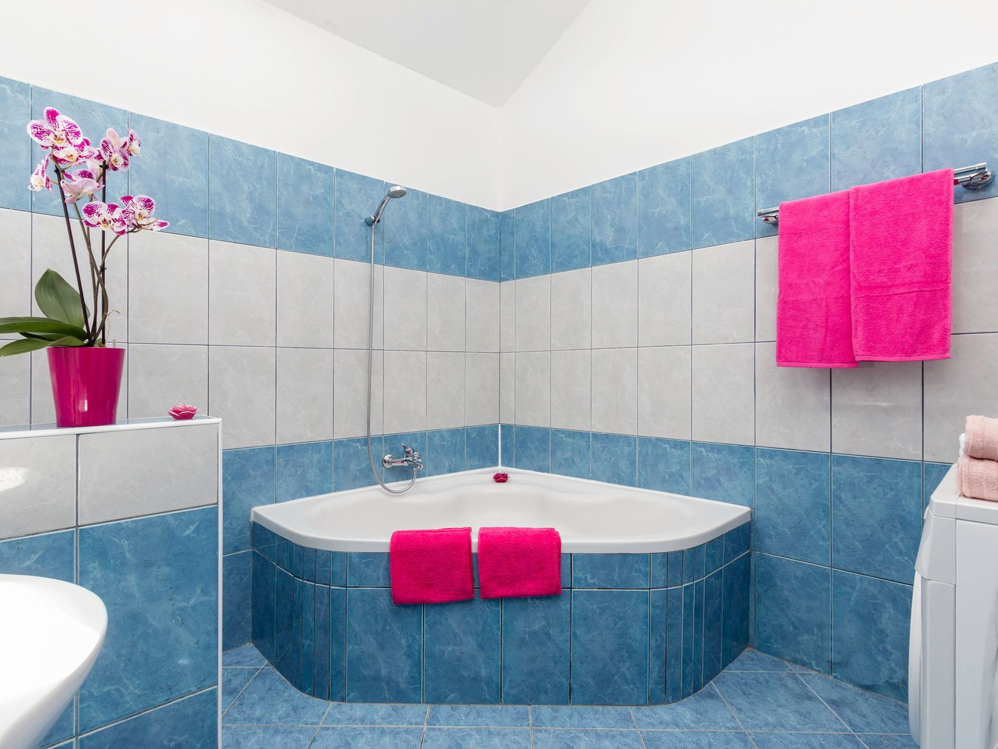 AQUA mit Pool-Dedans