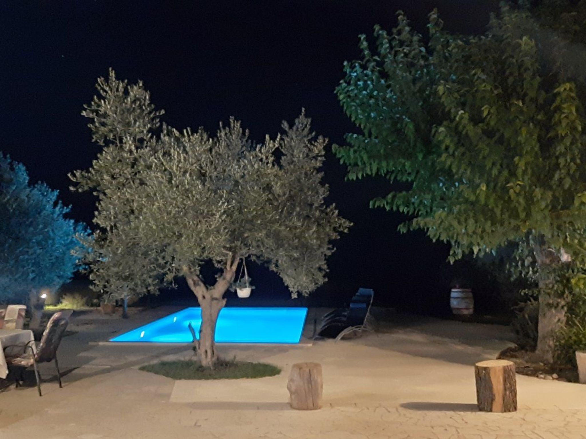 AQUA mit Pool-Dedans