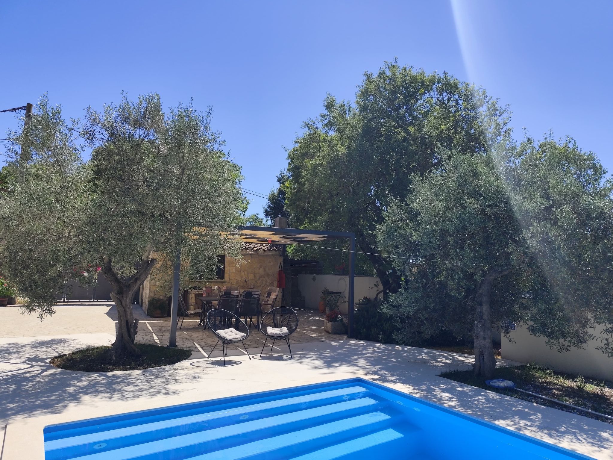 AQUA mit Pool-Dedans