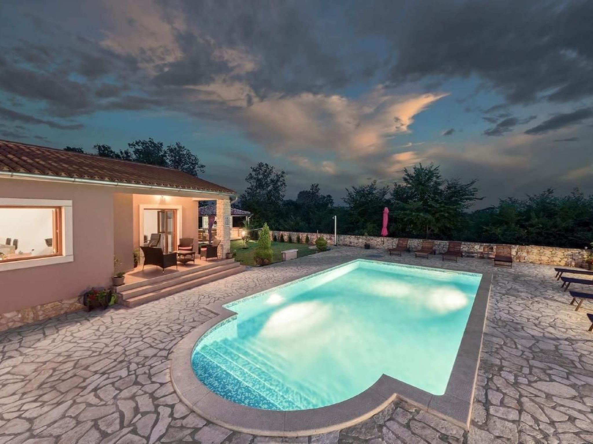 Mit Blick auf das Wasser