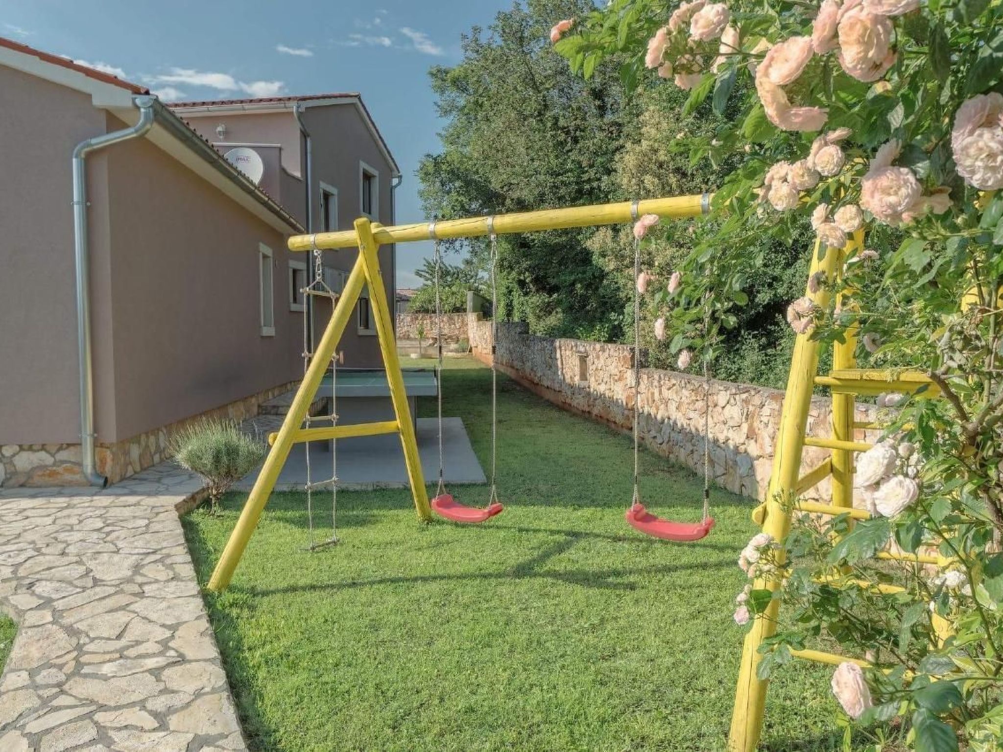 Mit Blick auf das Wasser-Draußen