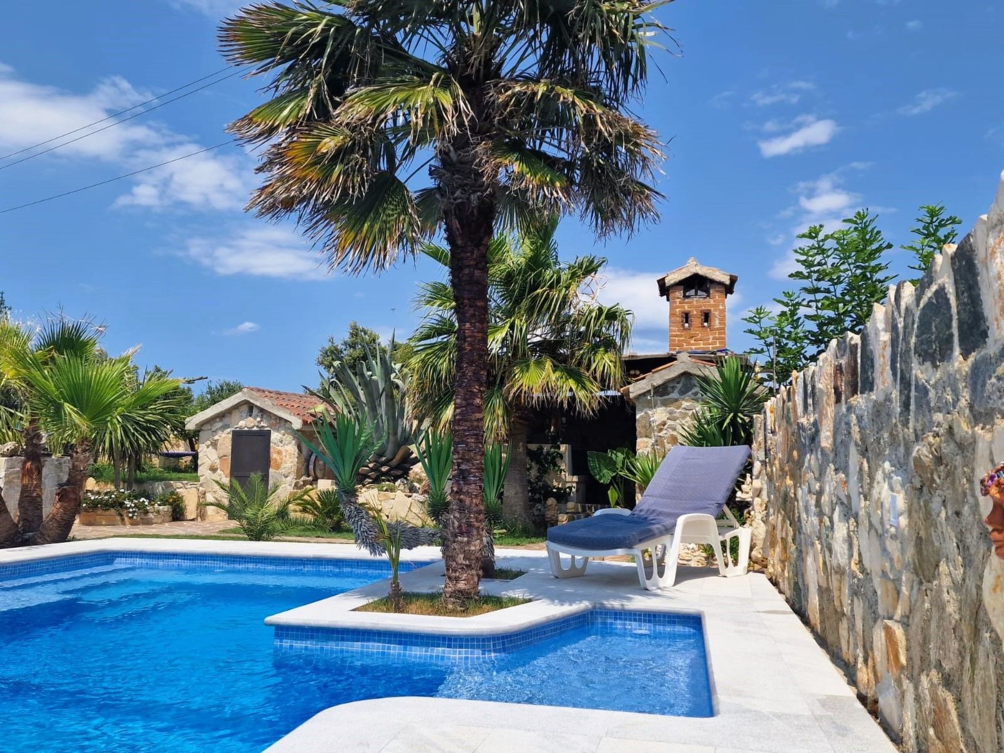 Schönes Haus in Pomer mit privatem Parkplatz-Drinnen