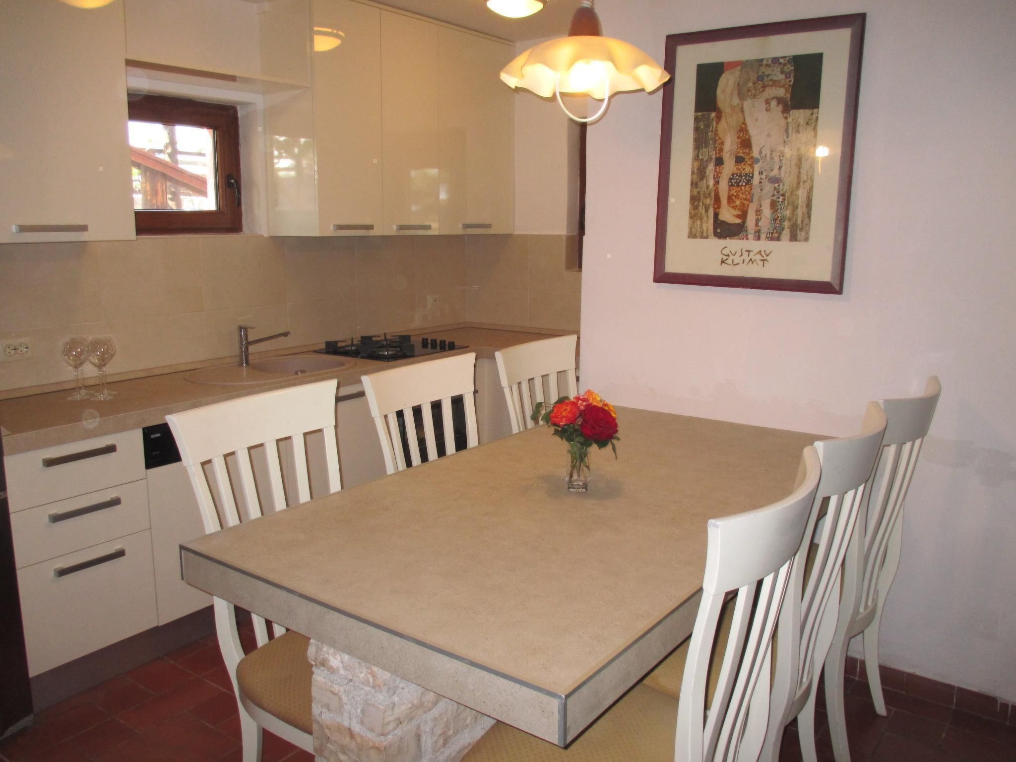 Schönes Haus in Pomer mit privatem Parkplatz-Drinnen