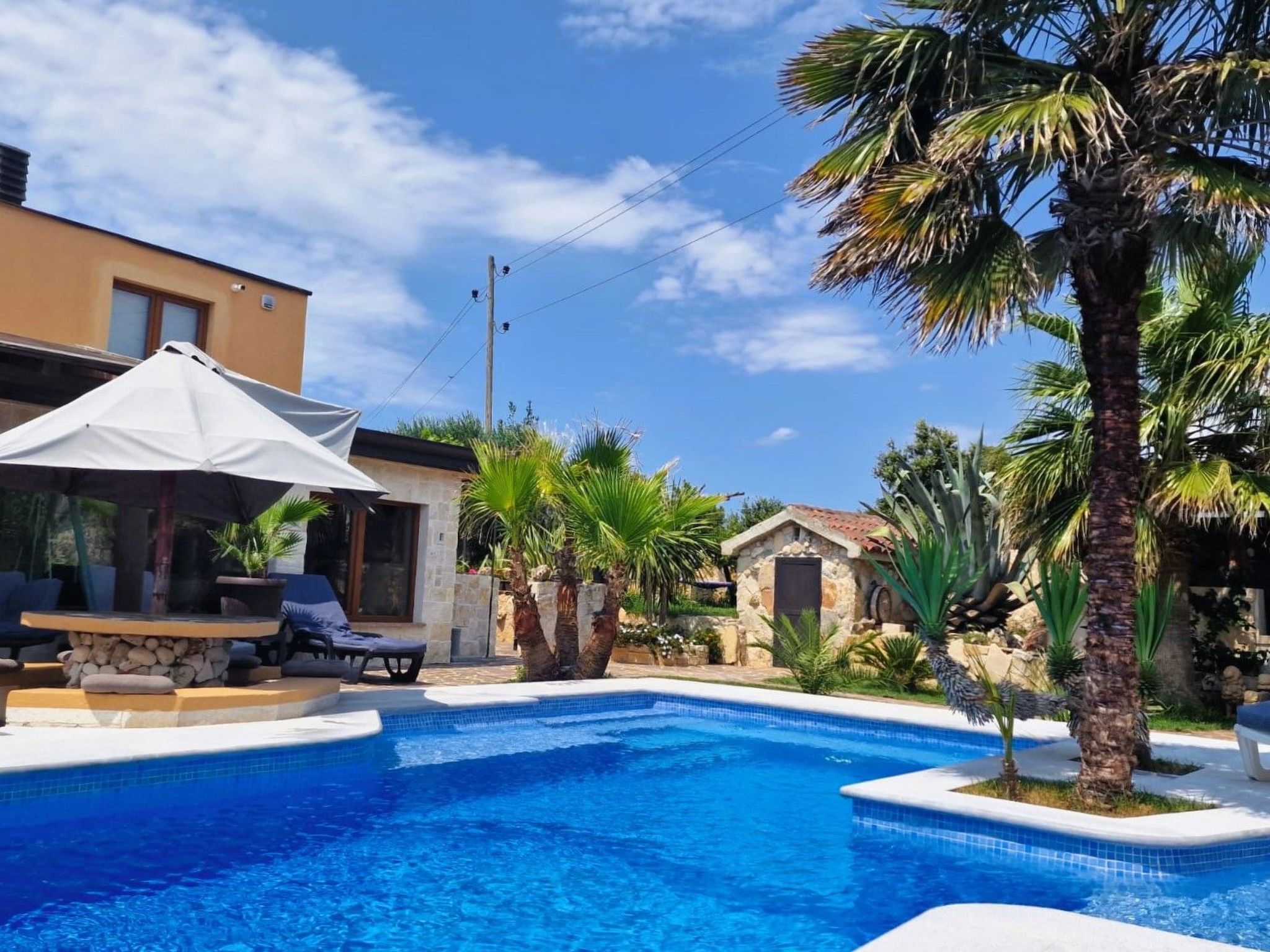 Schönes Haus in Pomer mit privatem Parkplatz-Drinnen