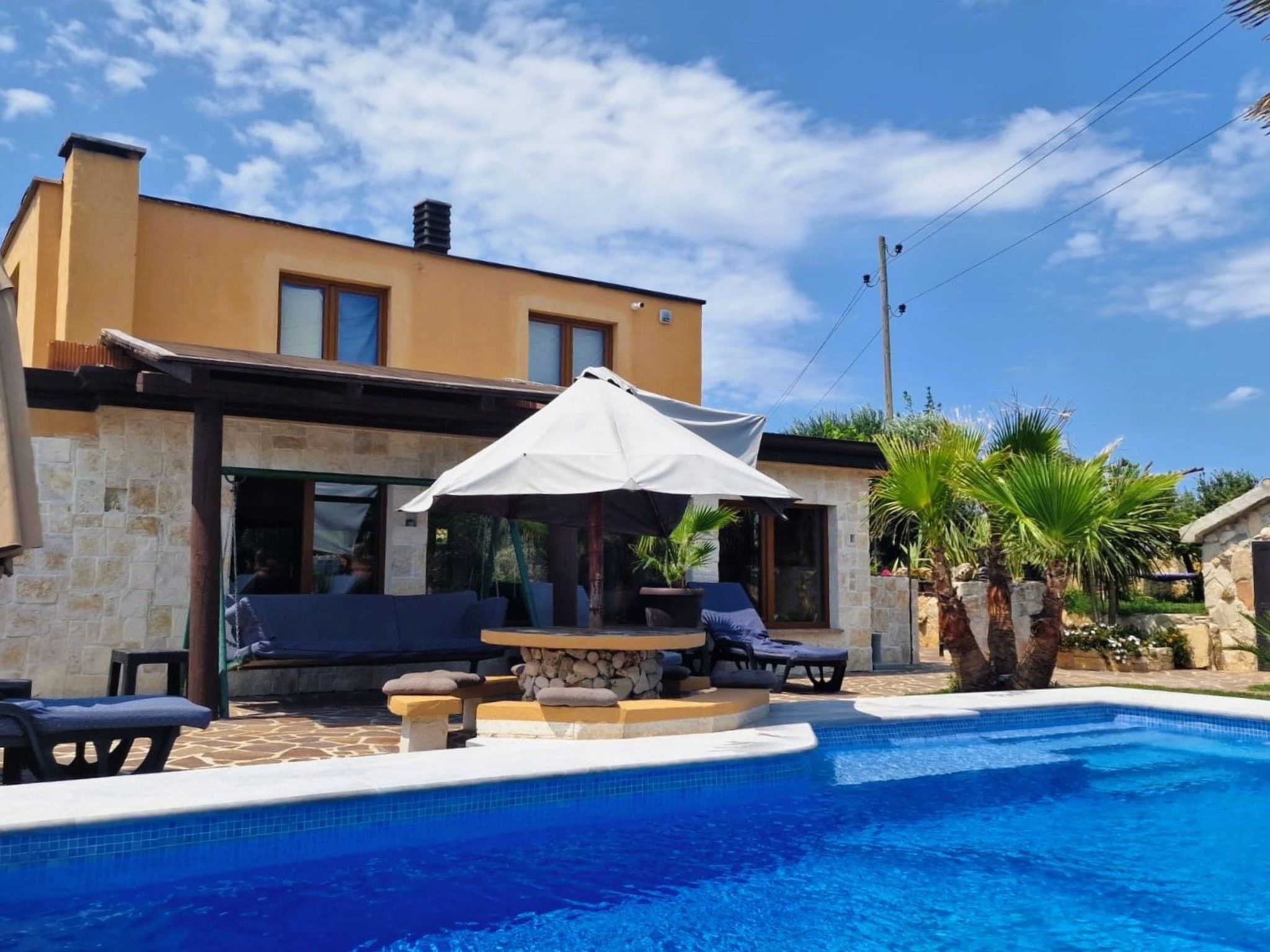 Schönes Haus in Pomer mit privatem Parkplatz-Drinnen