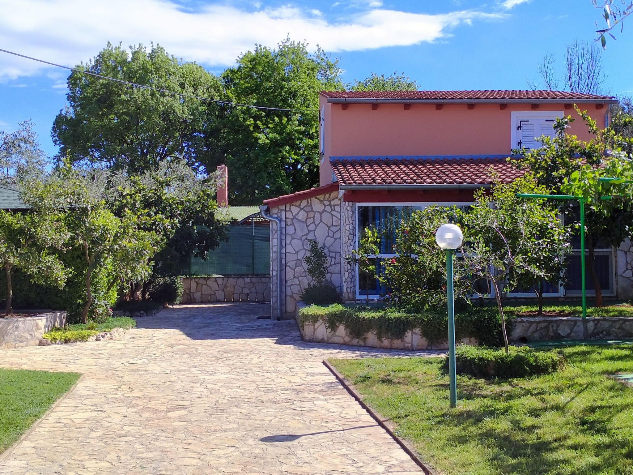 Komfortables Ferienhaus in Sisan-Binnen