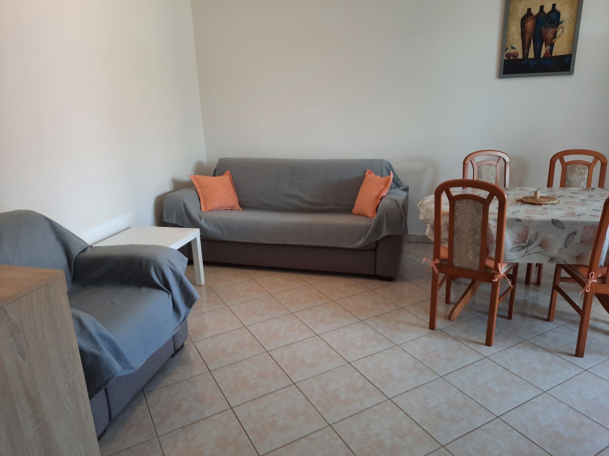 Mit privater Terrasse-Drinnen