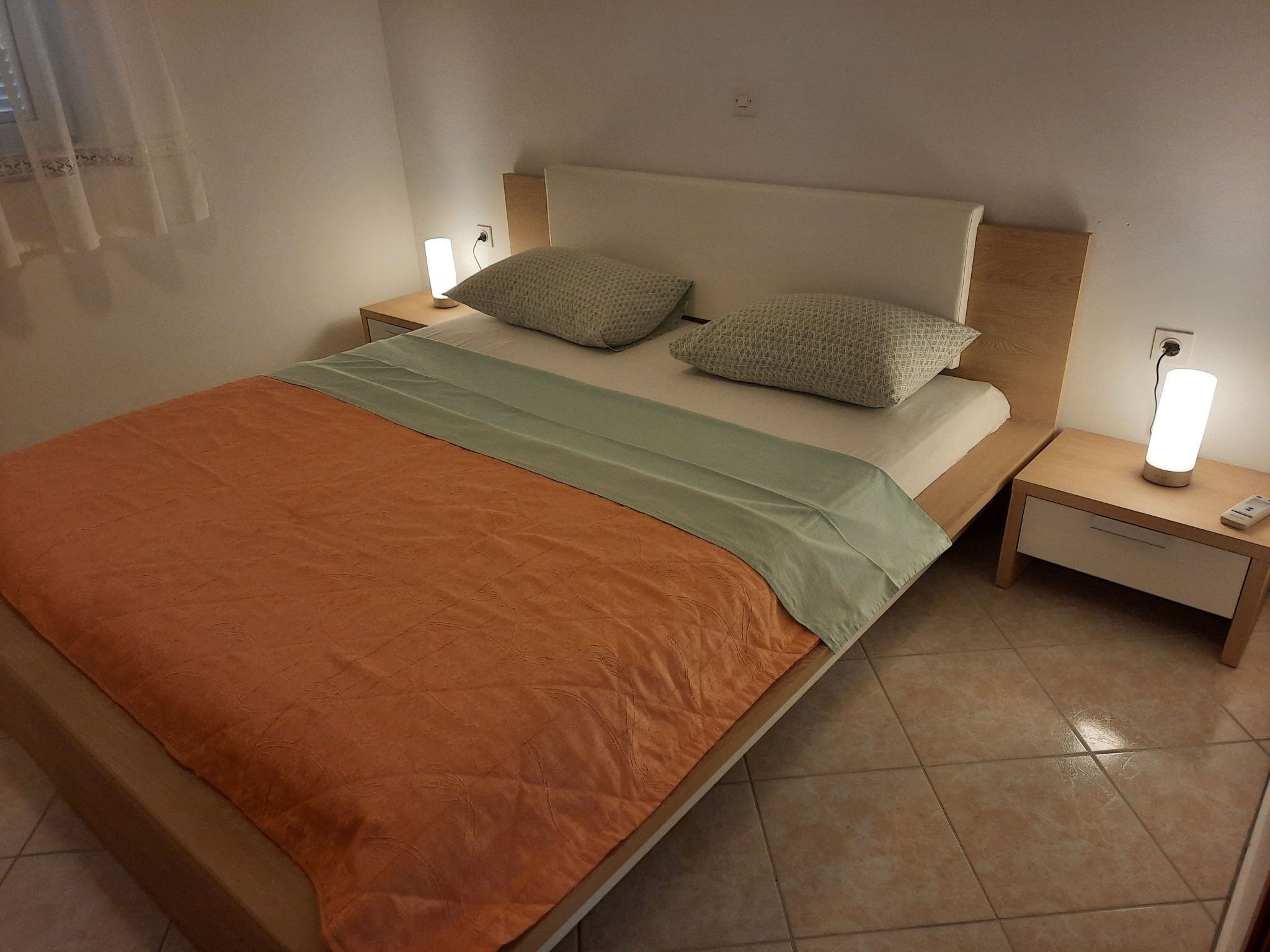 Mit privater Terrasse-Drinnen