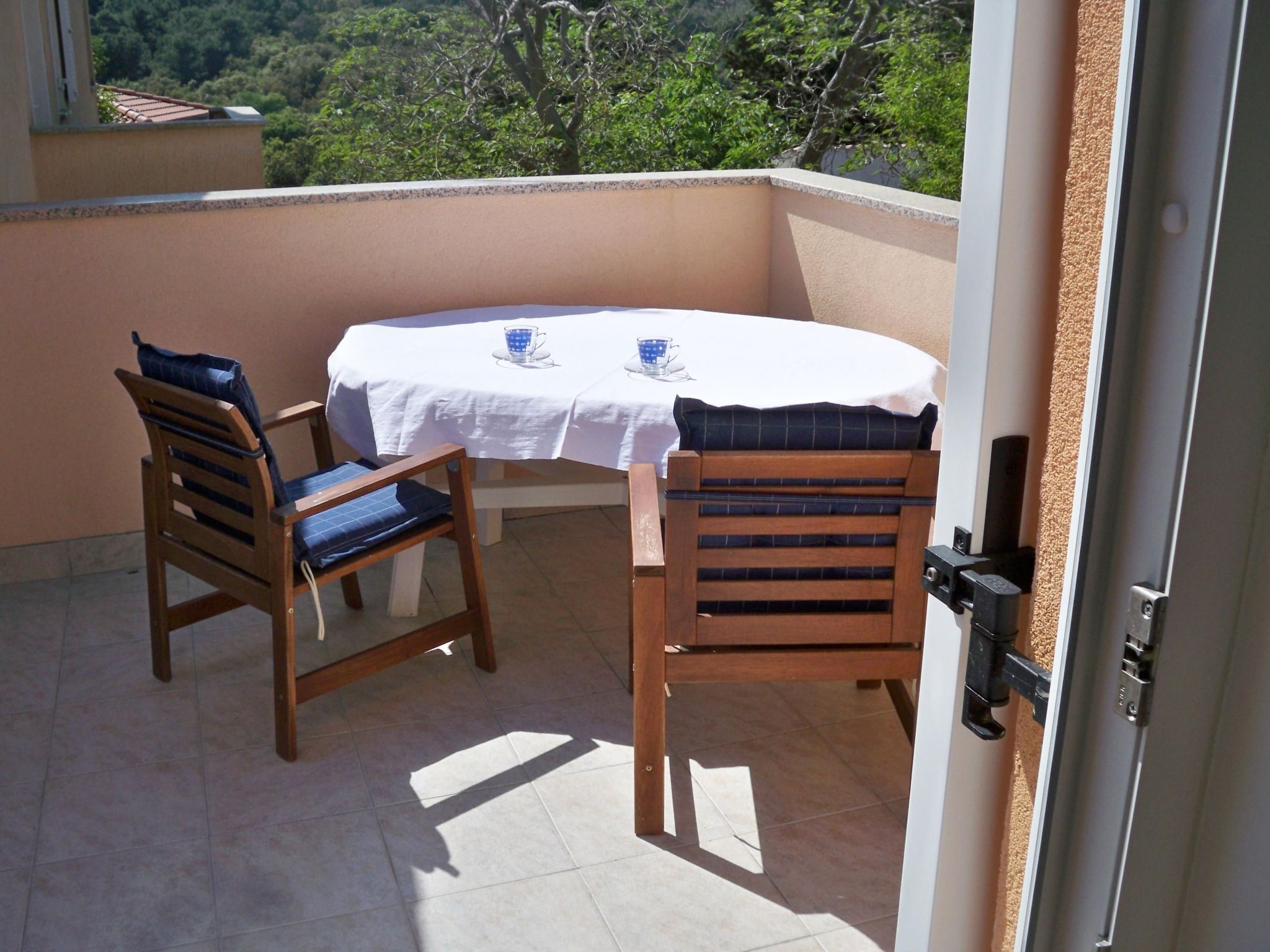 Apartment mit Balkon für zwei bis vier Personen-Drinnen