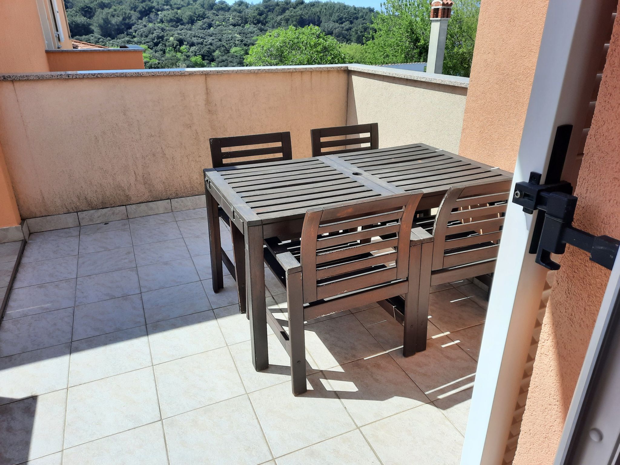 Apartment mit Balkon für zwei bis vier Personen-Drinnen