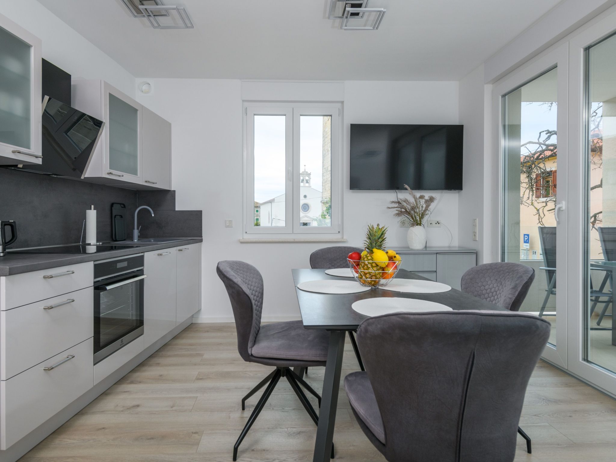 MA Premantura Luxus Apartment Nr. 2 mit Meerblick und Parkplatz für 2+2 Persone-Drinnen