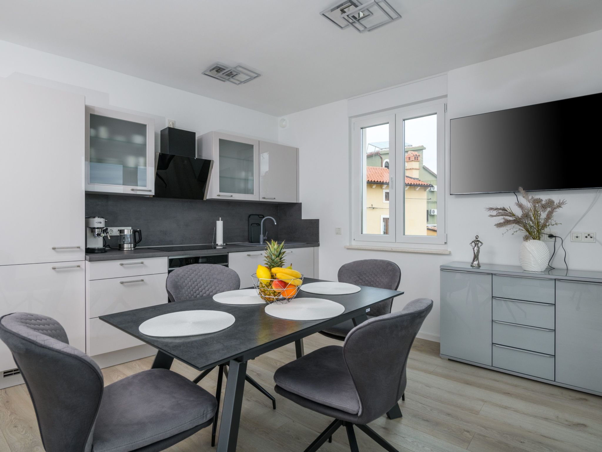 MA Premantura Luxus Apartment Nr. 2 mit Meerblick und Parkplatz für 2+2 Persone-Drinnen
