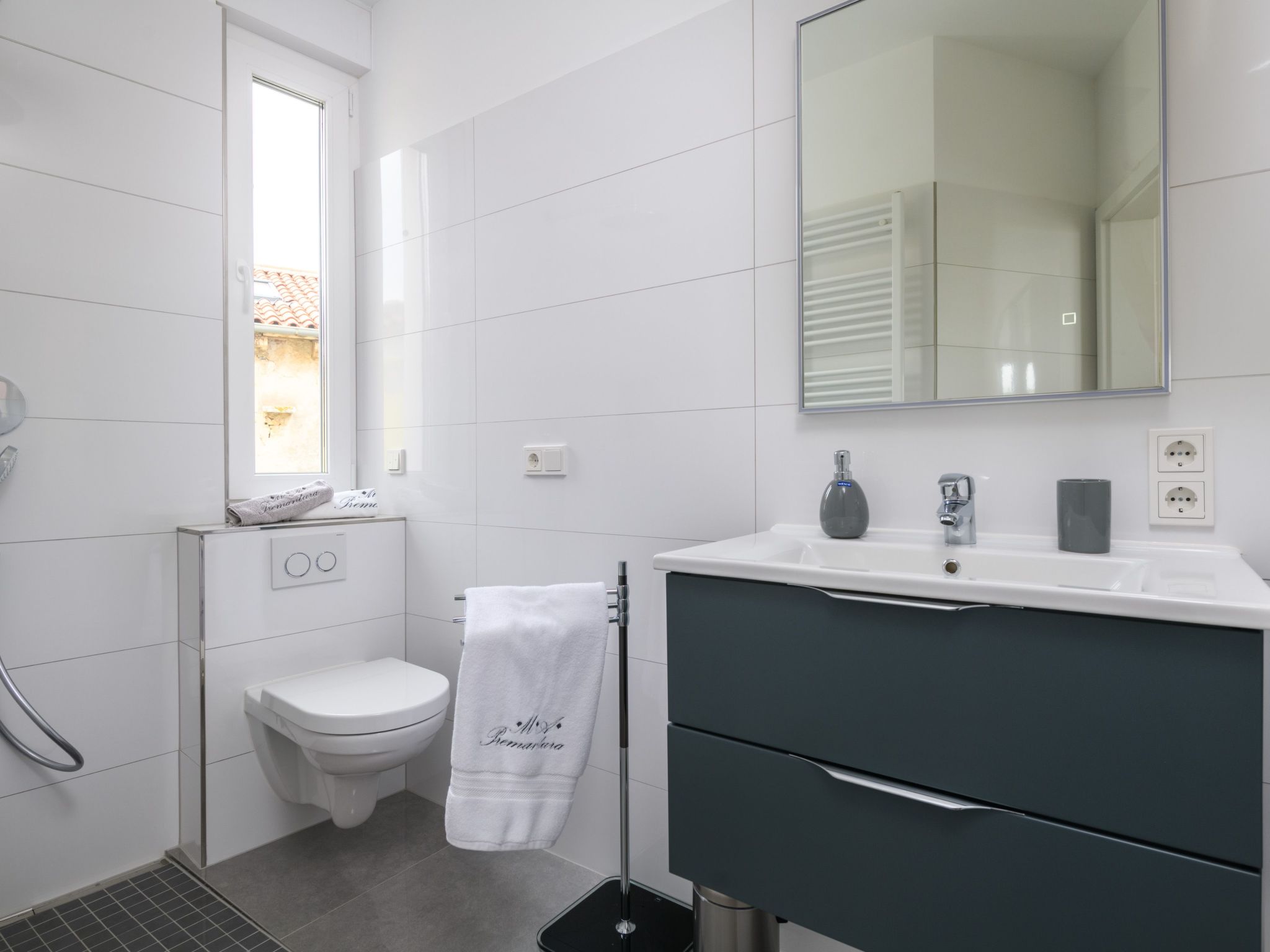 MA Premantura Luxus Apartment Nr. 2 mit Meerblick und Parkplatz für 2+2 Persone-Drinnen