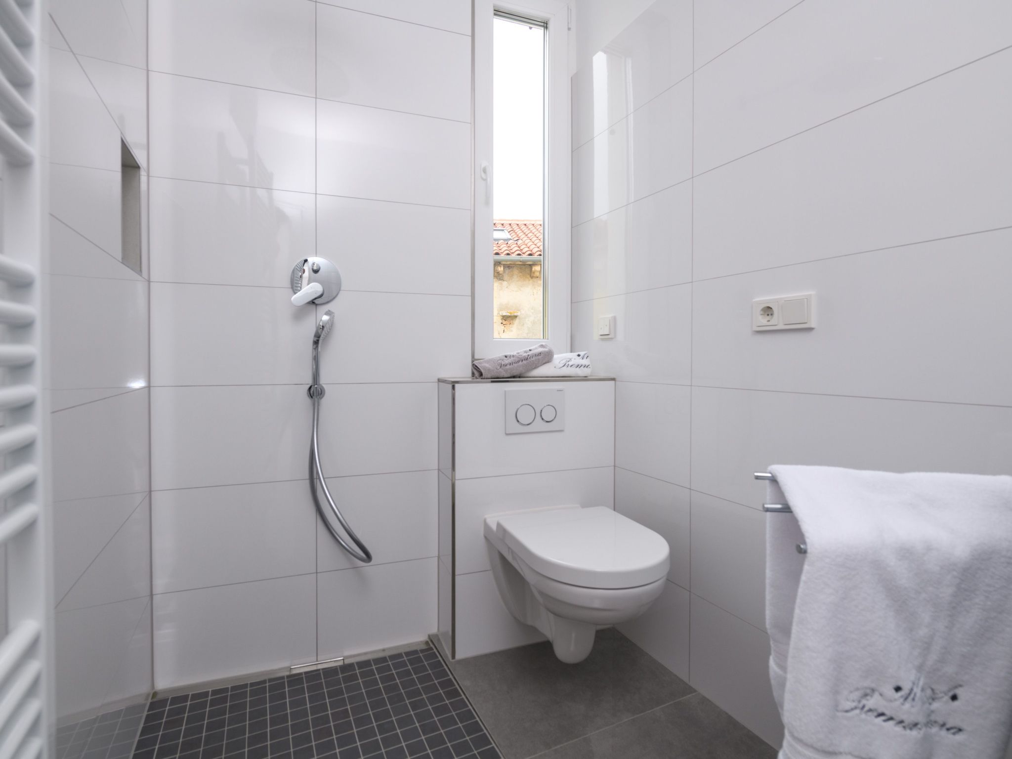 MA Premantura Luxus Apartment Nr. 2 mit Meerblick und Parkplatz für 2+2 Persone-Drinnen