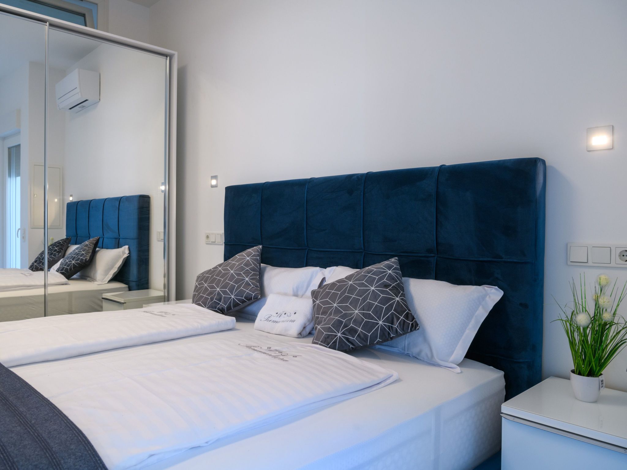 MA Premantura Luxusappartement Nr. 1 mit Terrasse und Parkplatz für 2+2 Persone-Drinnen