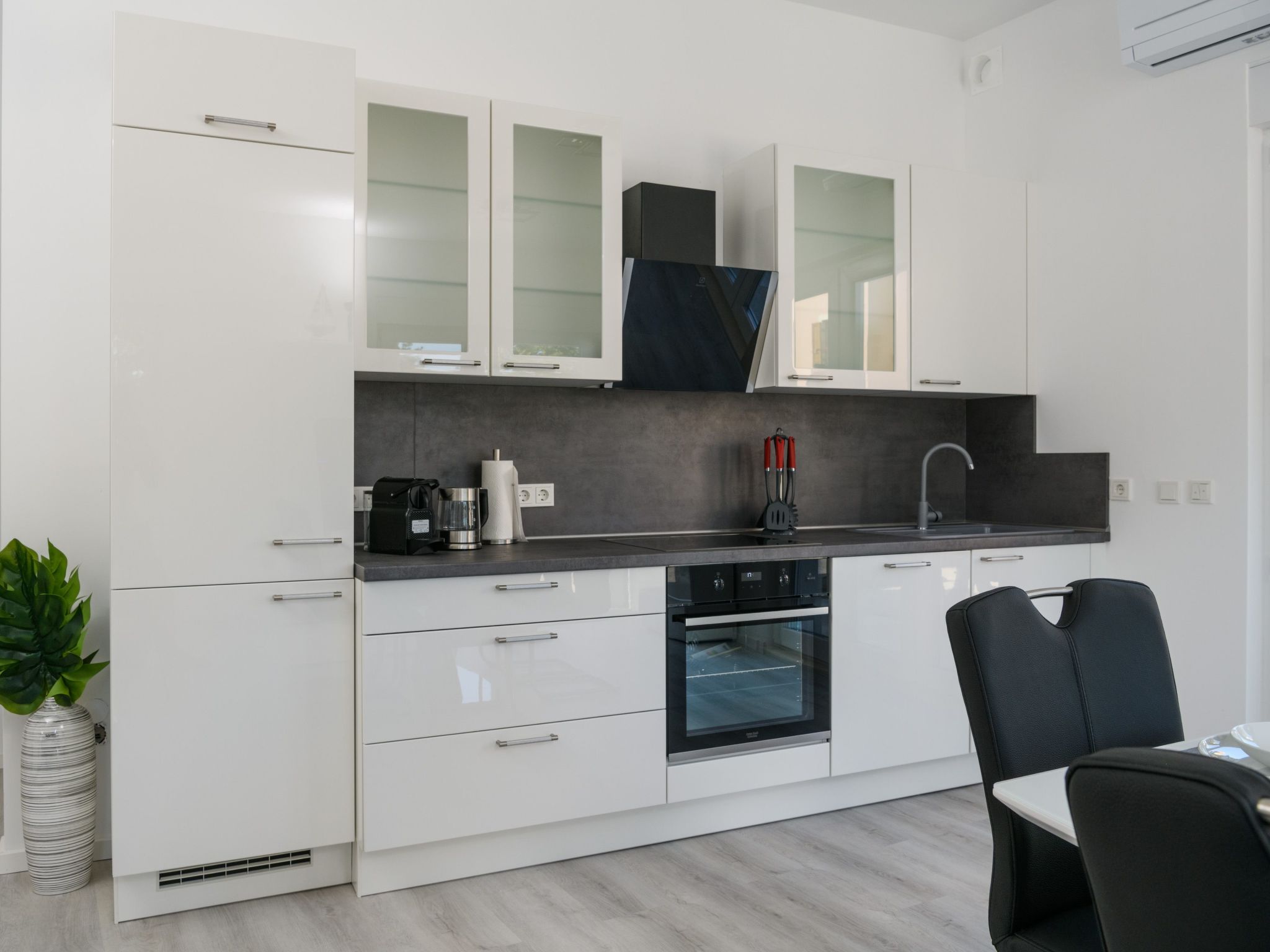 MA Premantura Luxusappartement Nr. 1 mit Terrasse und Parkplatz für 2+2 Persone-Drinnen
