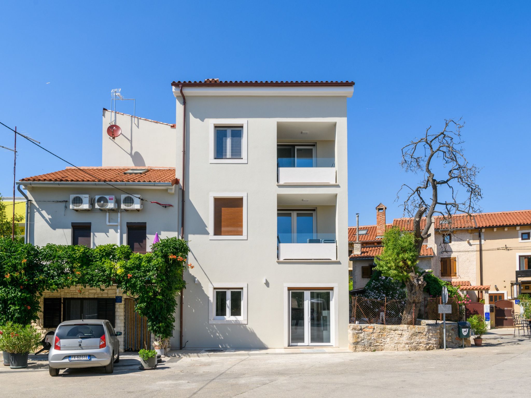 MA Premantura Luxusappartement Nr. 1 mit Terrasse und Parkplatz für 2+2 Persone-Drinnen