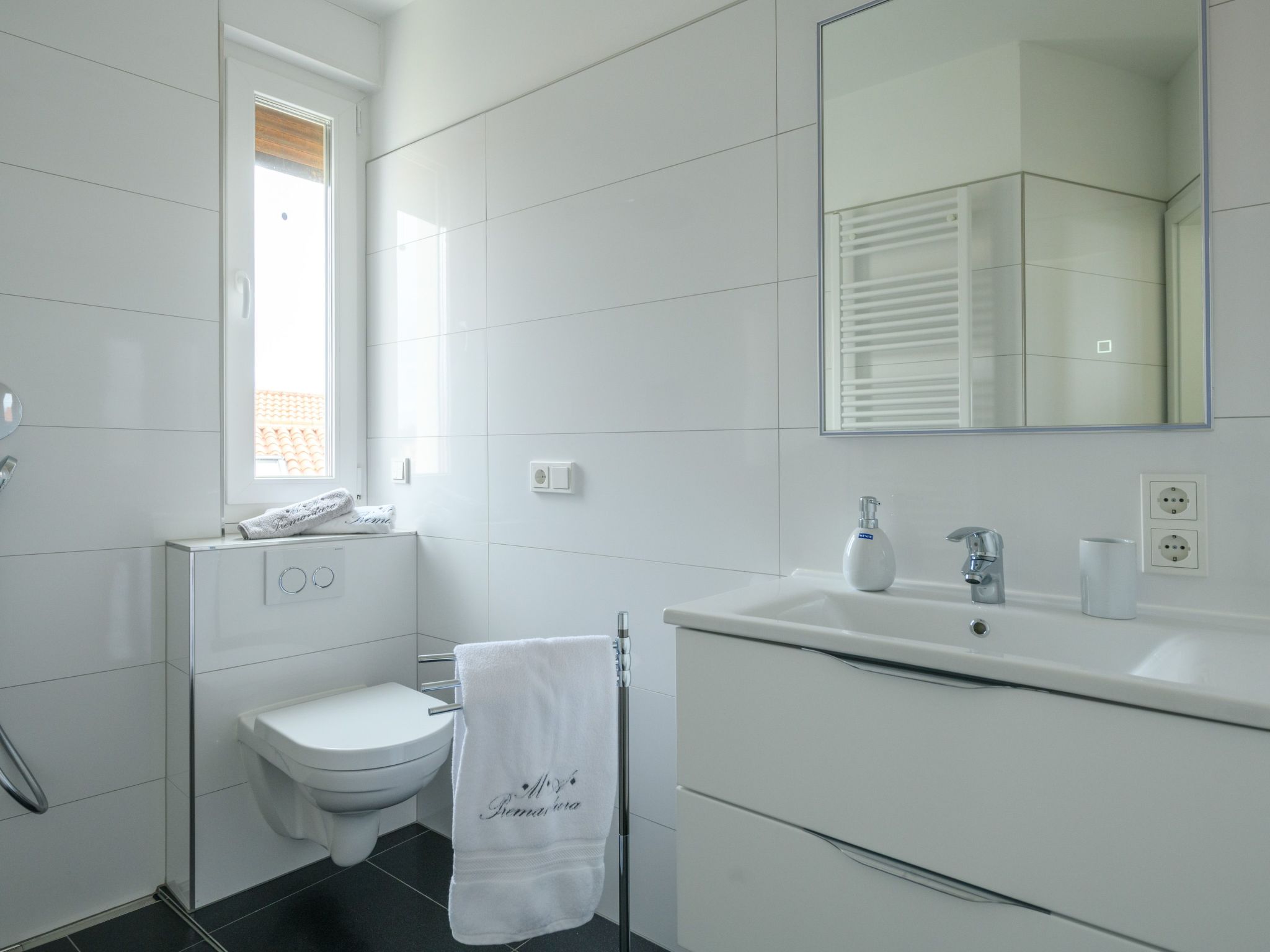 MA Premantura Luxus Apartment Nr. 3 mit Meerblick und Parkplatz für 2+2 Persone-Drinnen