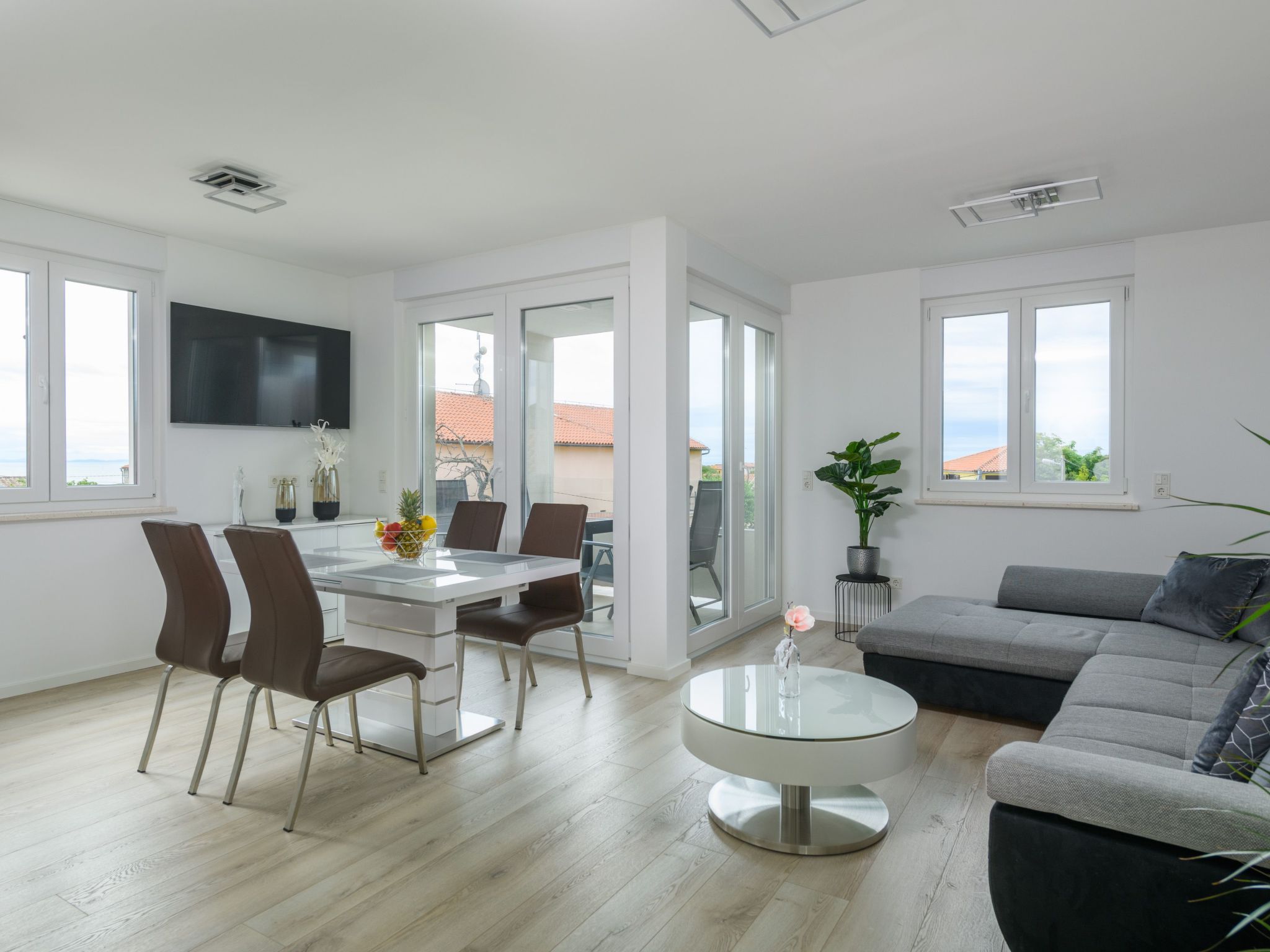 MA Premantura Luxus Apartment Nr. 3 mit Meerblick und Parkplatz für 2+2 Persone-Drinnen