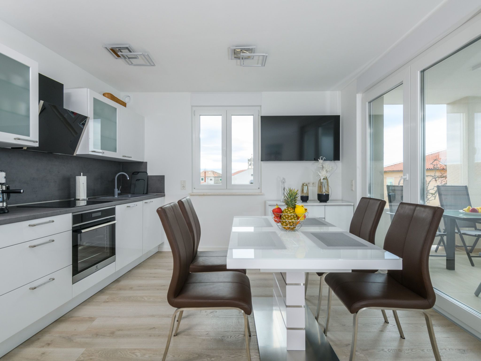 MA Premantura Luxus Apartment Nr. 3 mit Meerblick und Parkplatz für 2+2 Persone-Drinnen