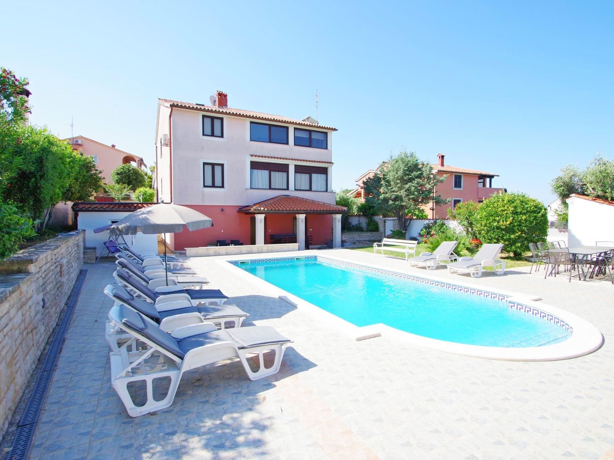 in Banjole mit Gemeinschaftspool Villa in Banjole