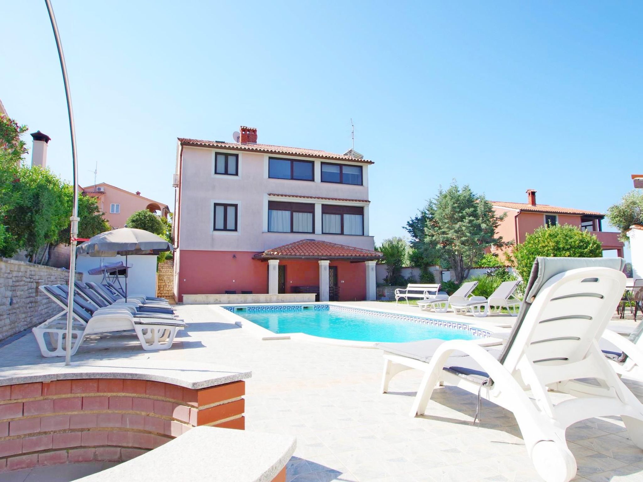 In Banjole mit Gemeinschaftspool