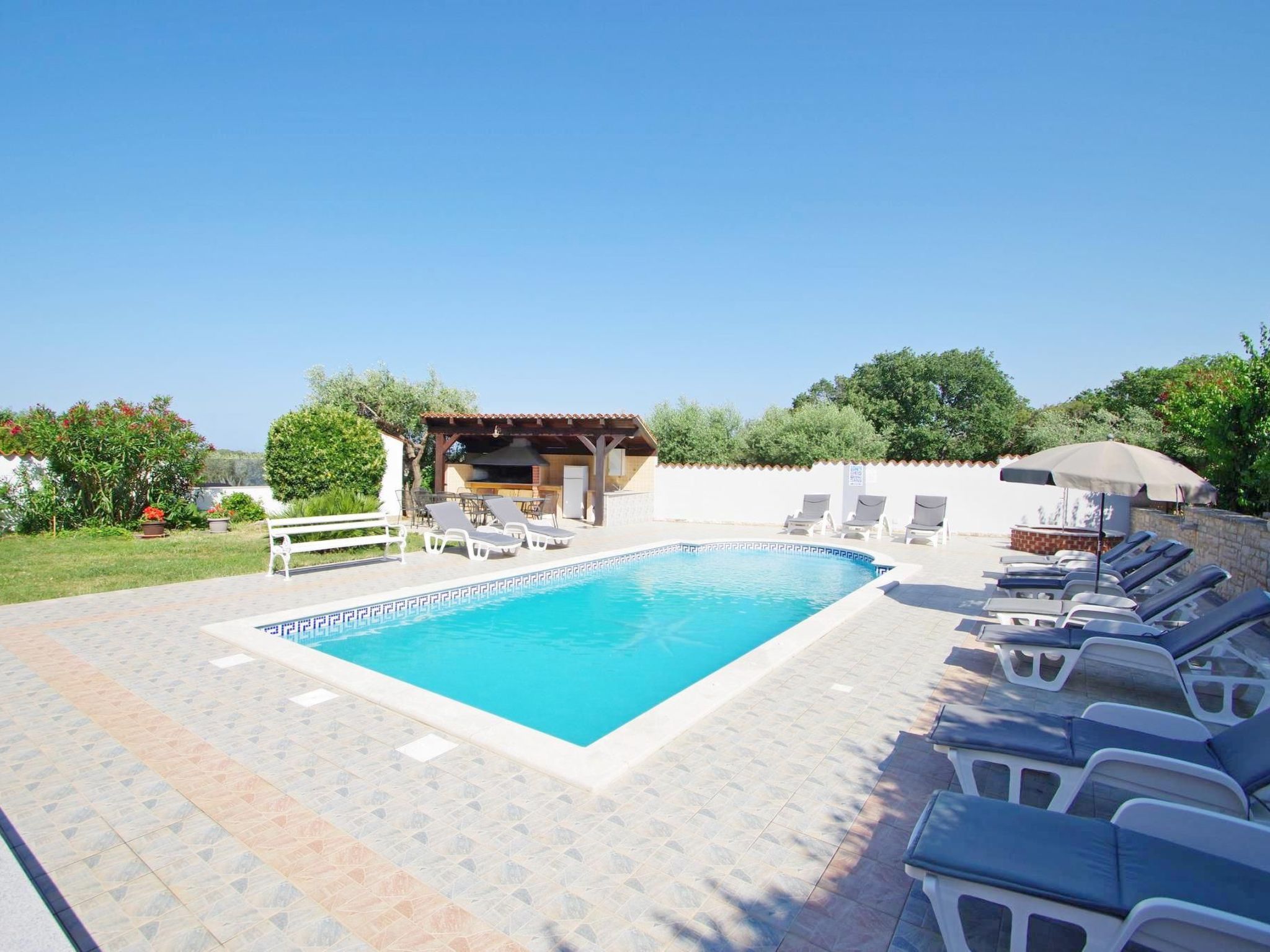 Photo of in Banjole mit Gemeinschaftspool