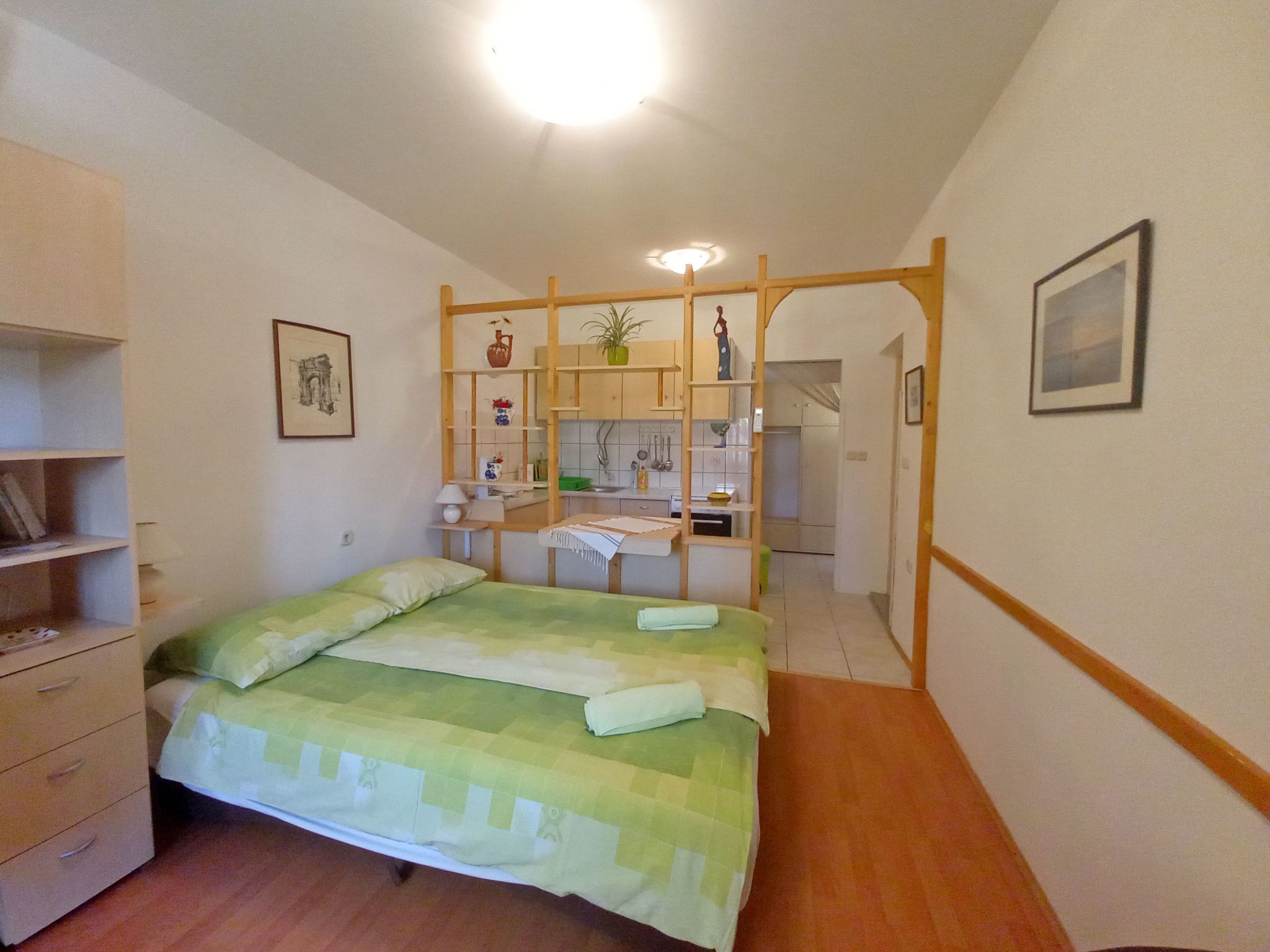 Schönes Apartment in Pješčana Uvala, Strand in der Nähe-Dedans