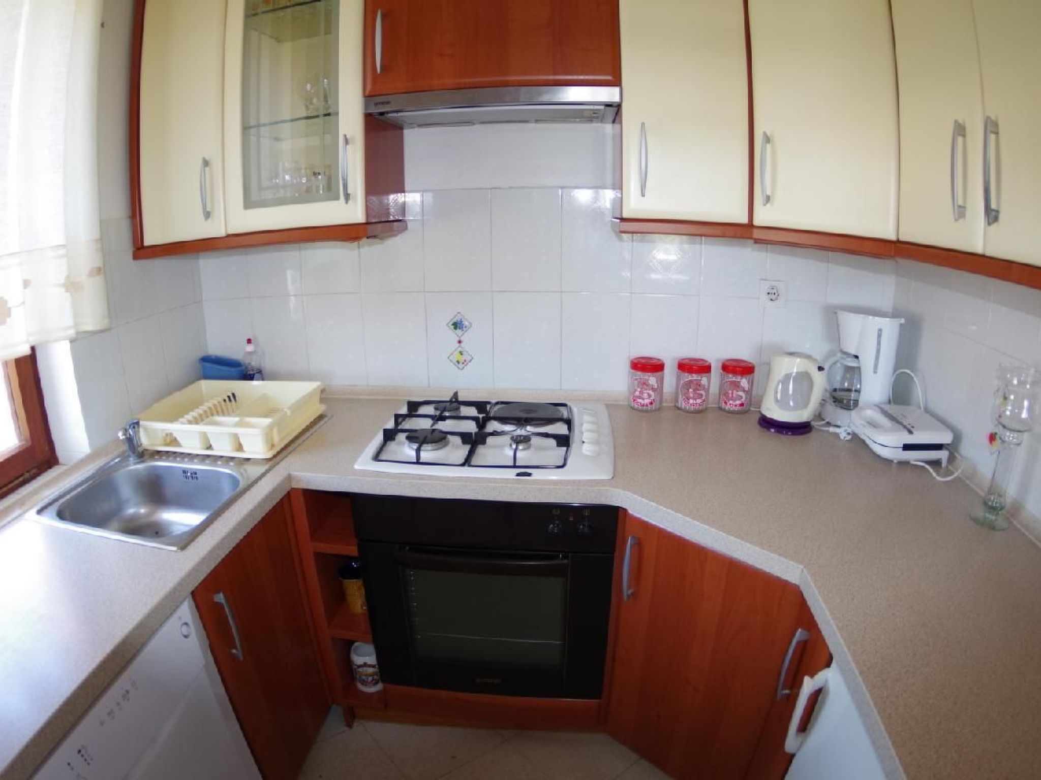 Photo of mit privatem Pool und Garten