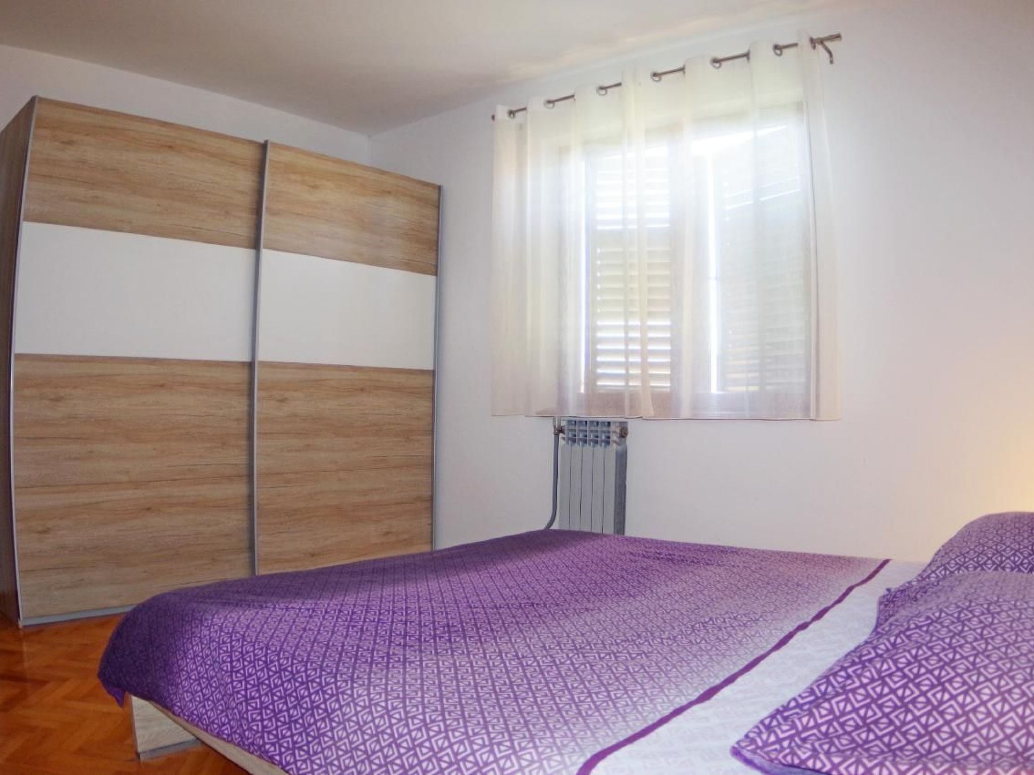 Photo of mit privatem Pool und Garten