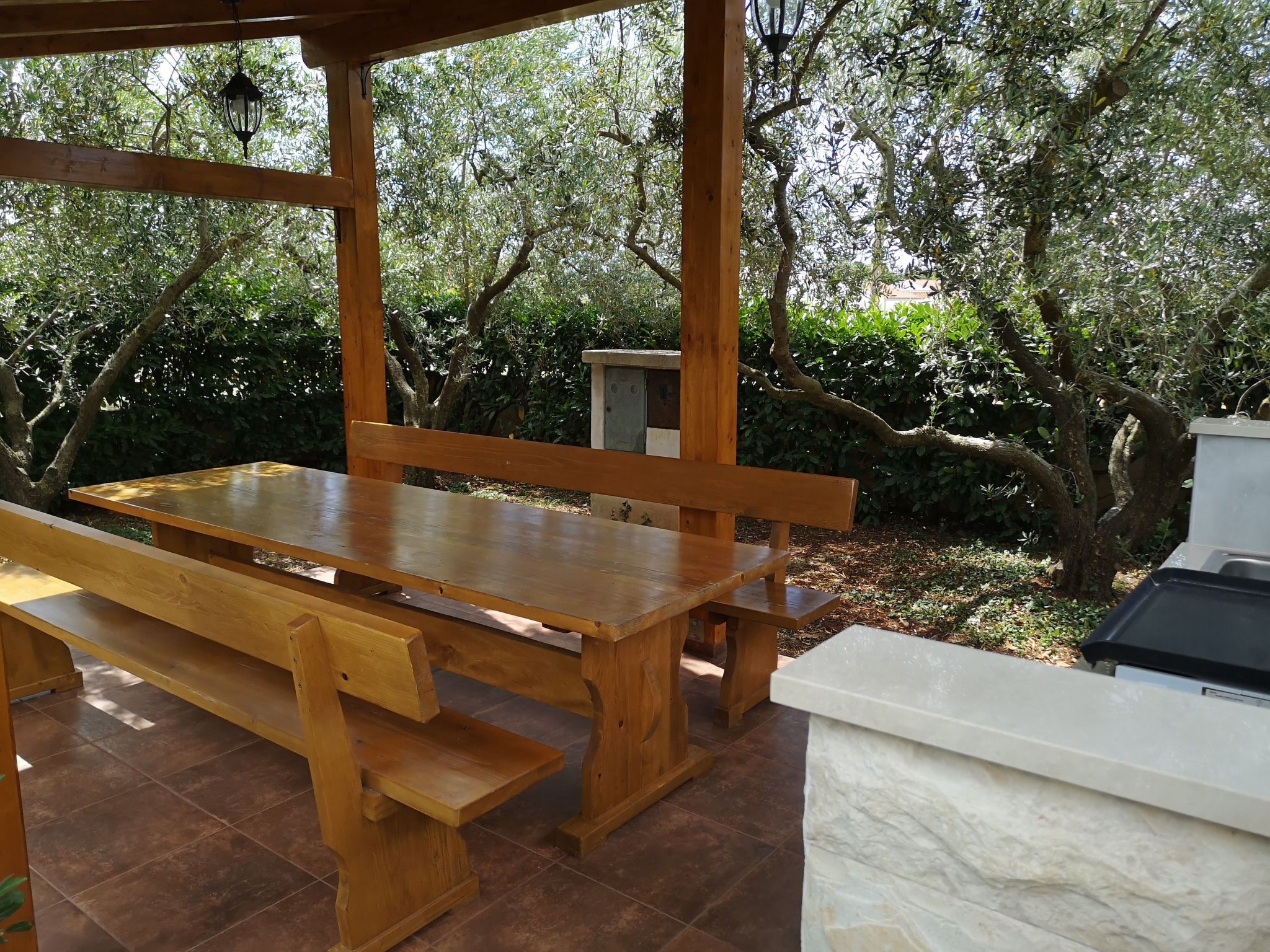 Photo of mit privatem Pool und Garten