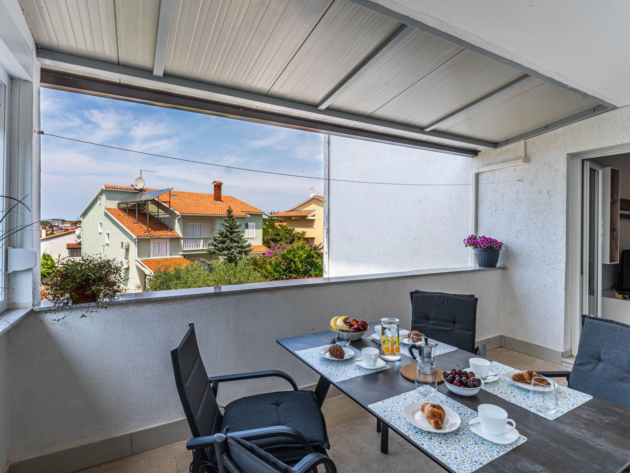 Photo of "Darko" mit Balkon