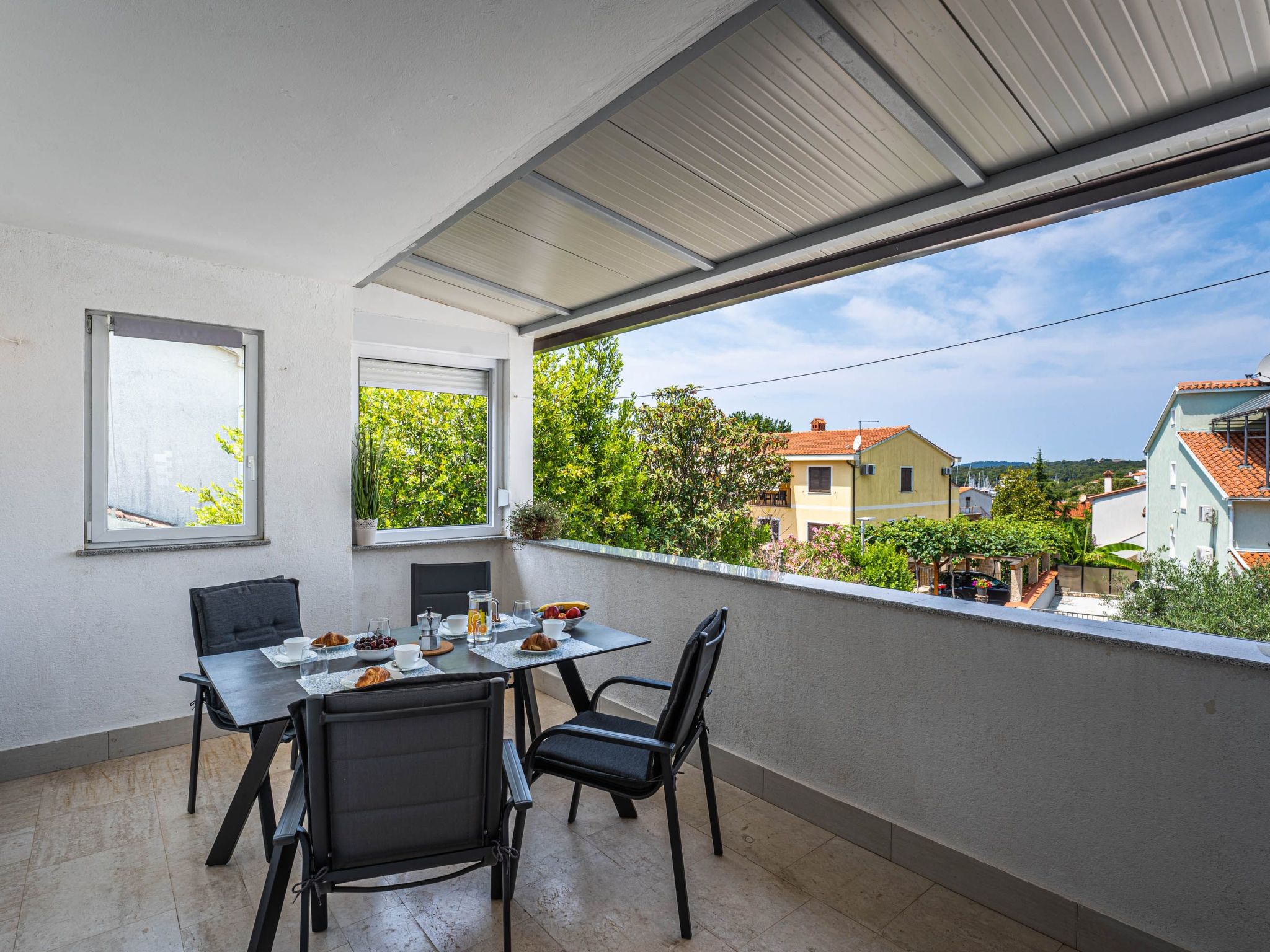 "Darko" mit Balkon-Outside