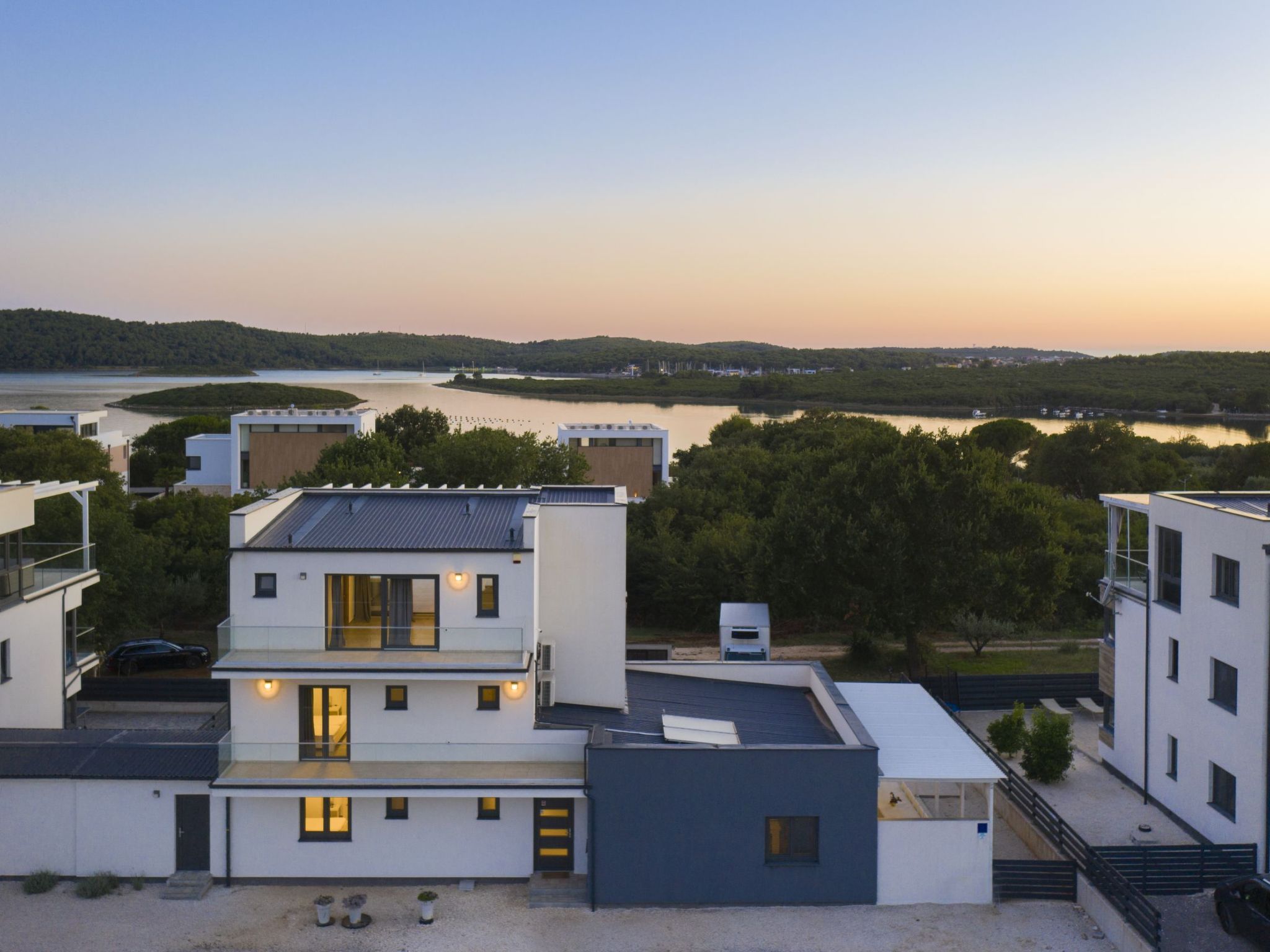 Villa Sole am Meer mit Pool, Sauna, Whirlpool-Drinnen