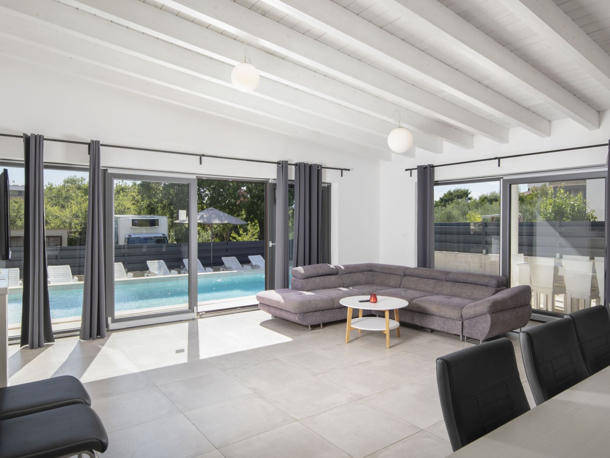 Villa Sole am Meer mit Pool, Sauna, Whirlpool-Drinnen